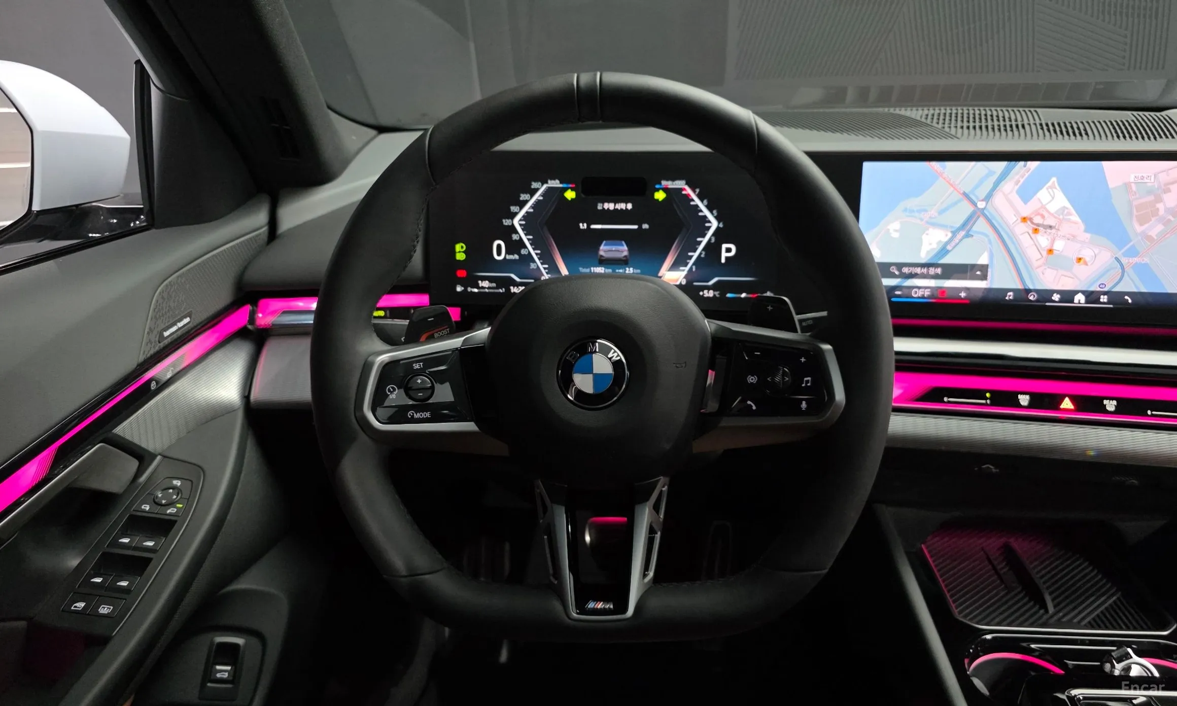 BMW 5 Series (G60) превью 13