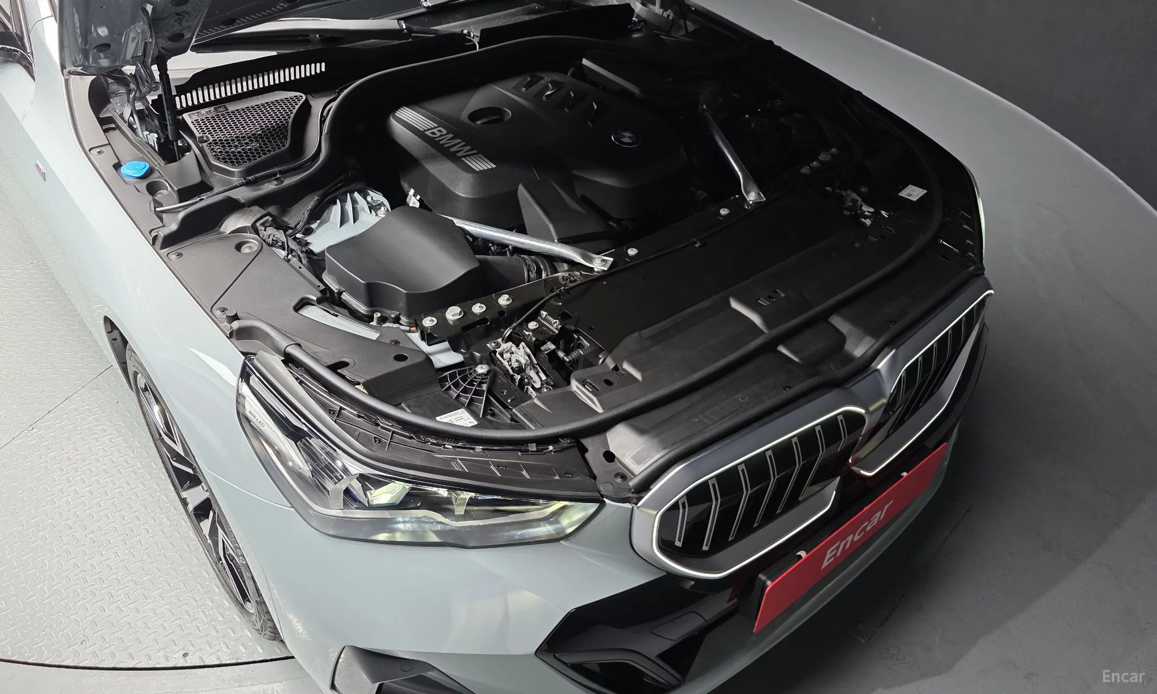 BMW 5 Series (G60) превью 6