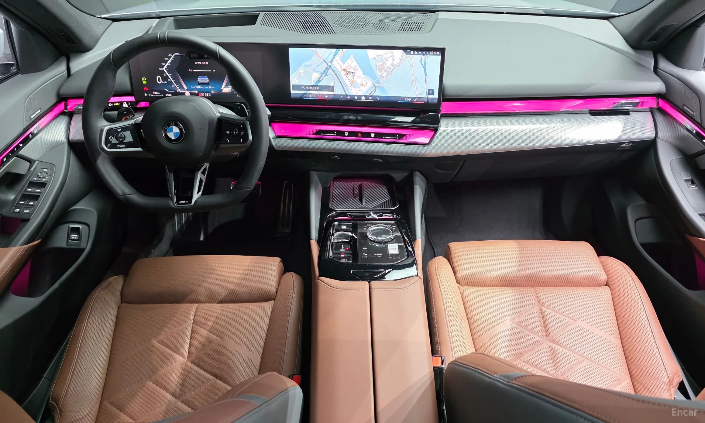 BMW 5 Series (G60) превью 7