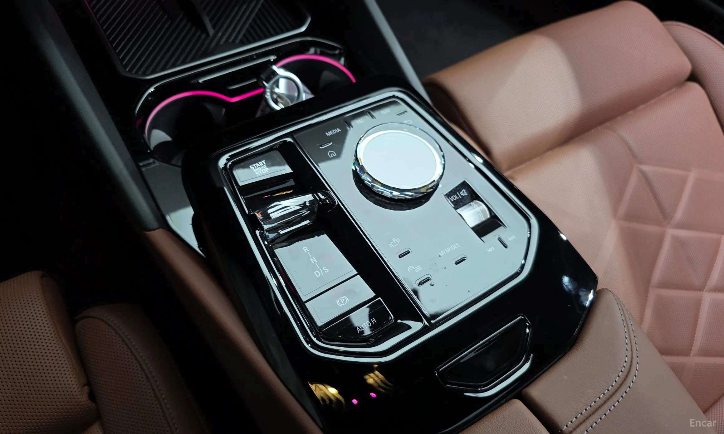 BMW 5 Series (G60) превью 9