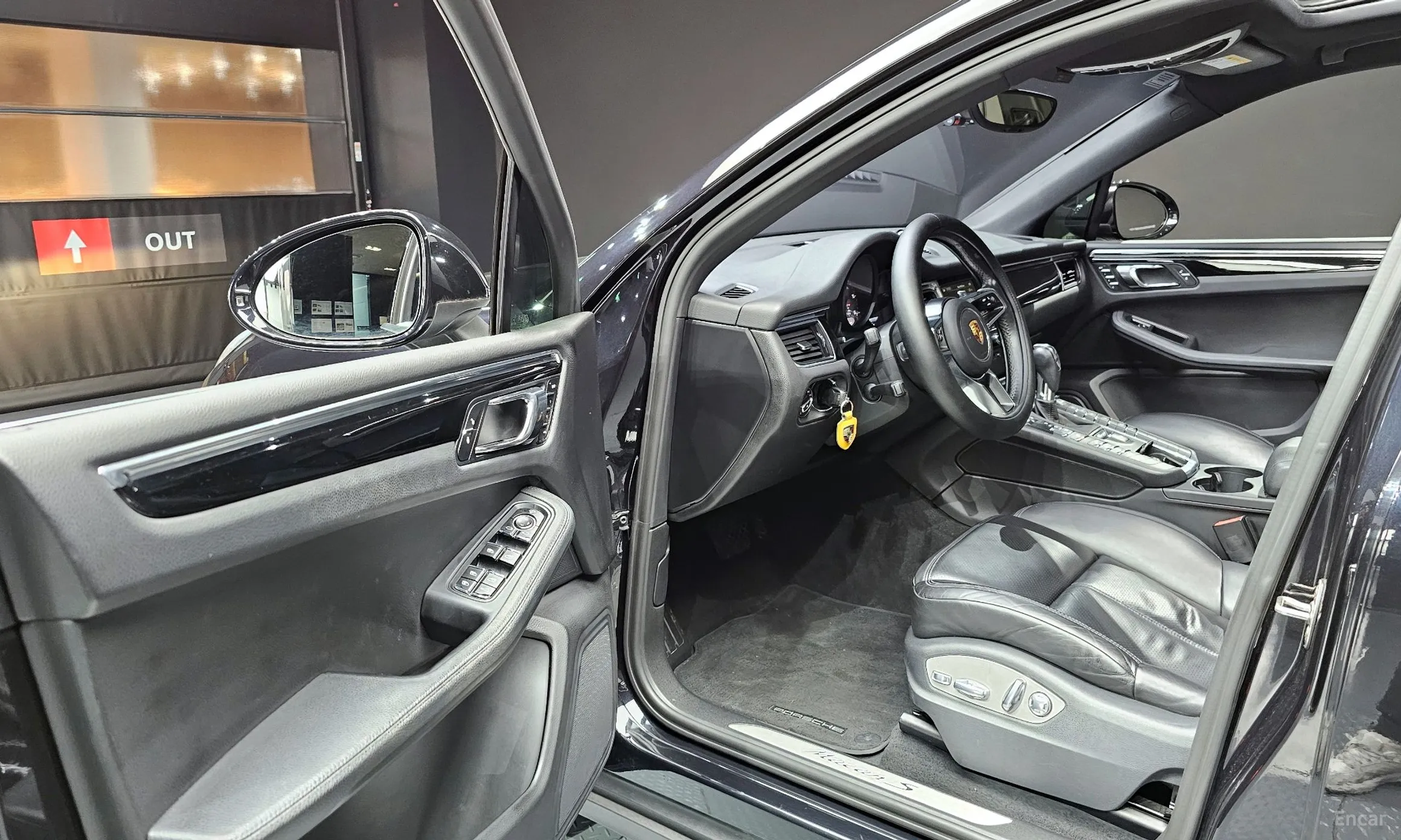 Porsche Macan превью 11