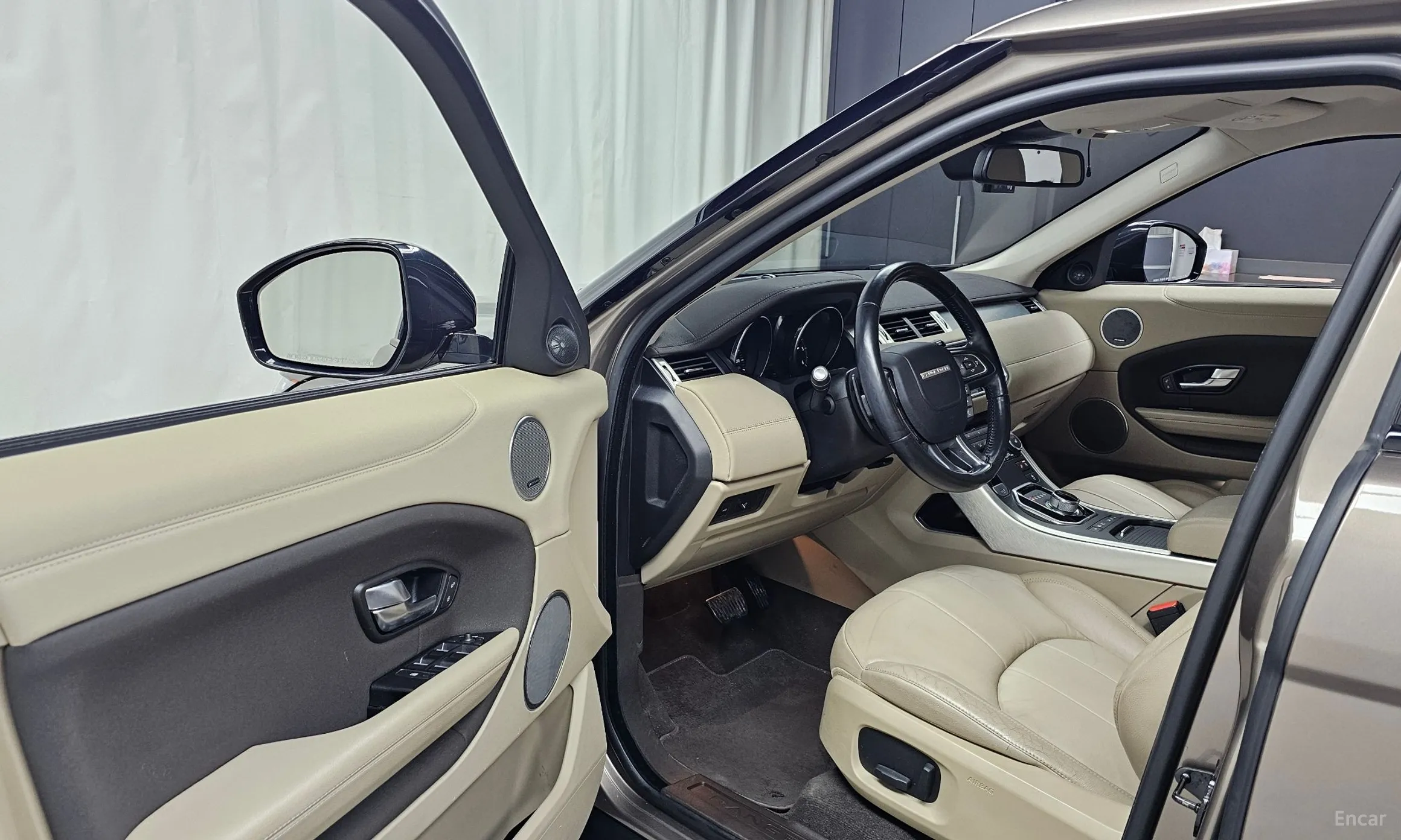 Land Rover Range Rover Evoque превью 10