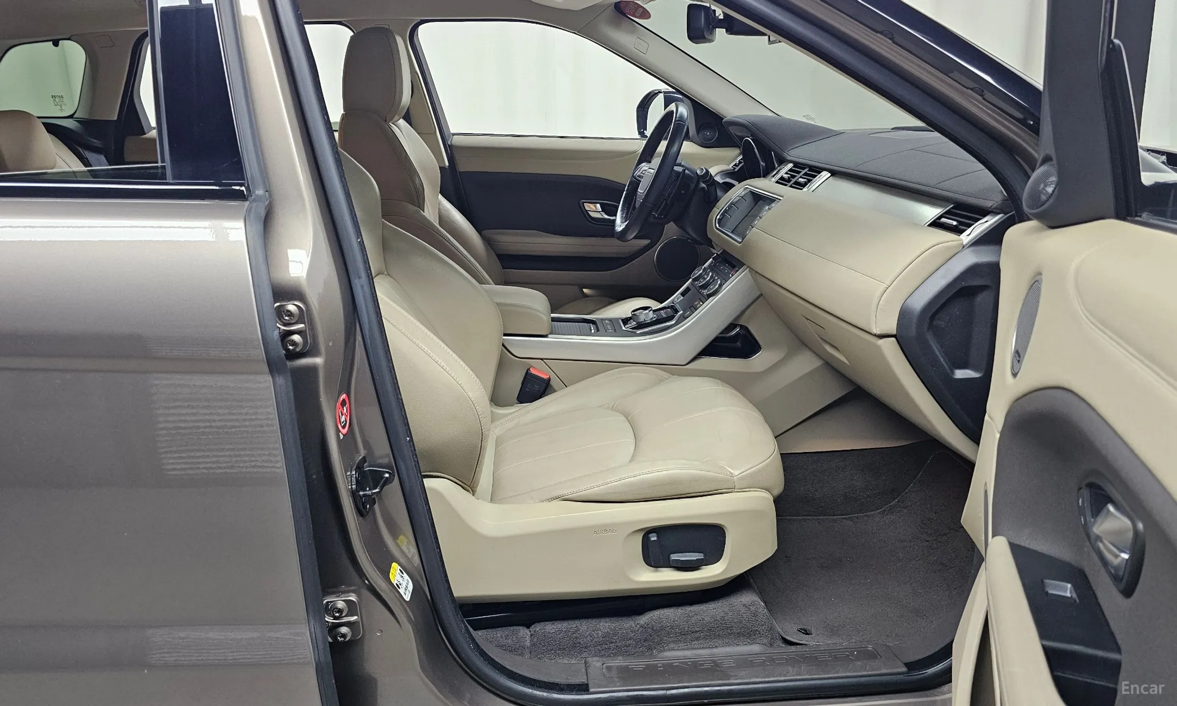 Land Rover Range Rover Evoque превью 11