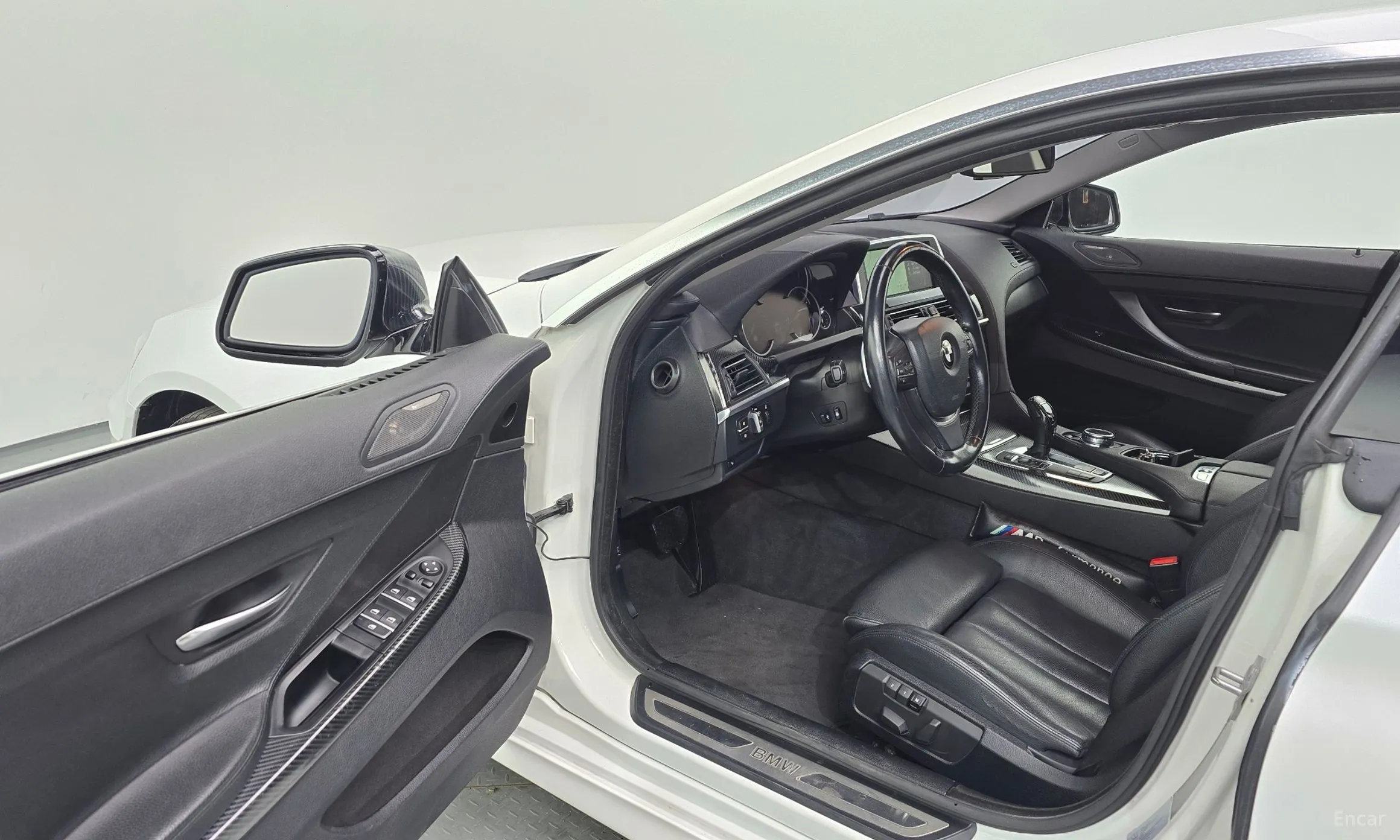 BMW 6 Series (F12) превью 10