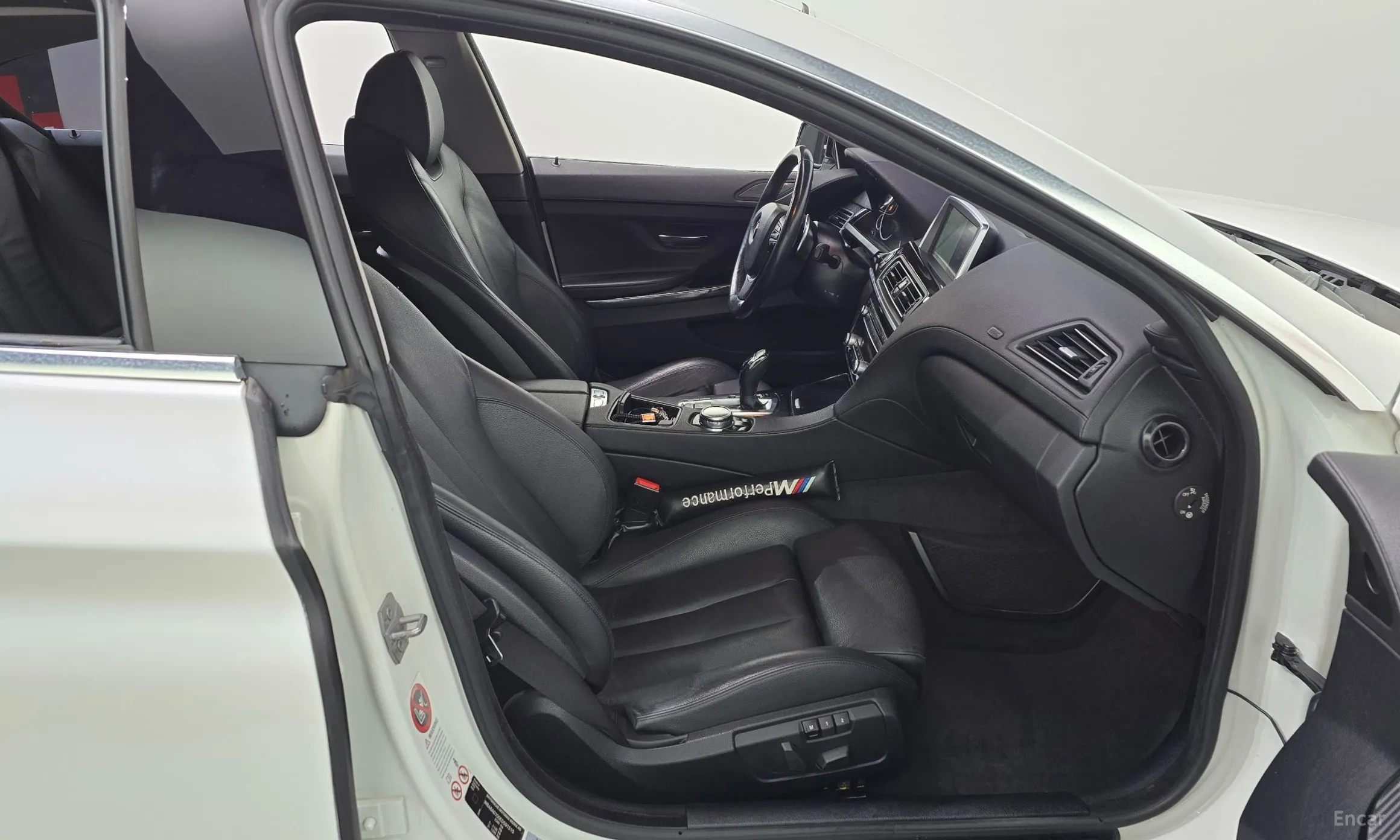 BMW 6 Series (F12) превью 11