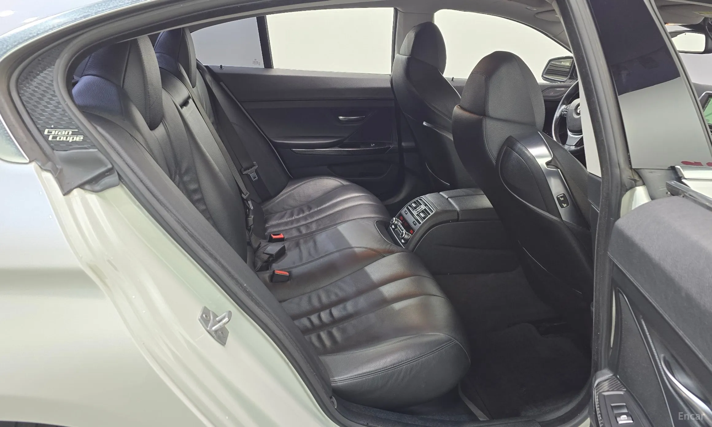 BMW 6 Series (F12) превью 12