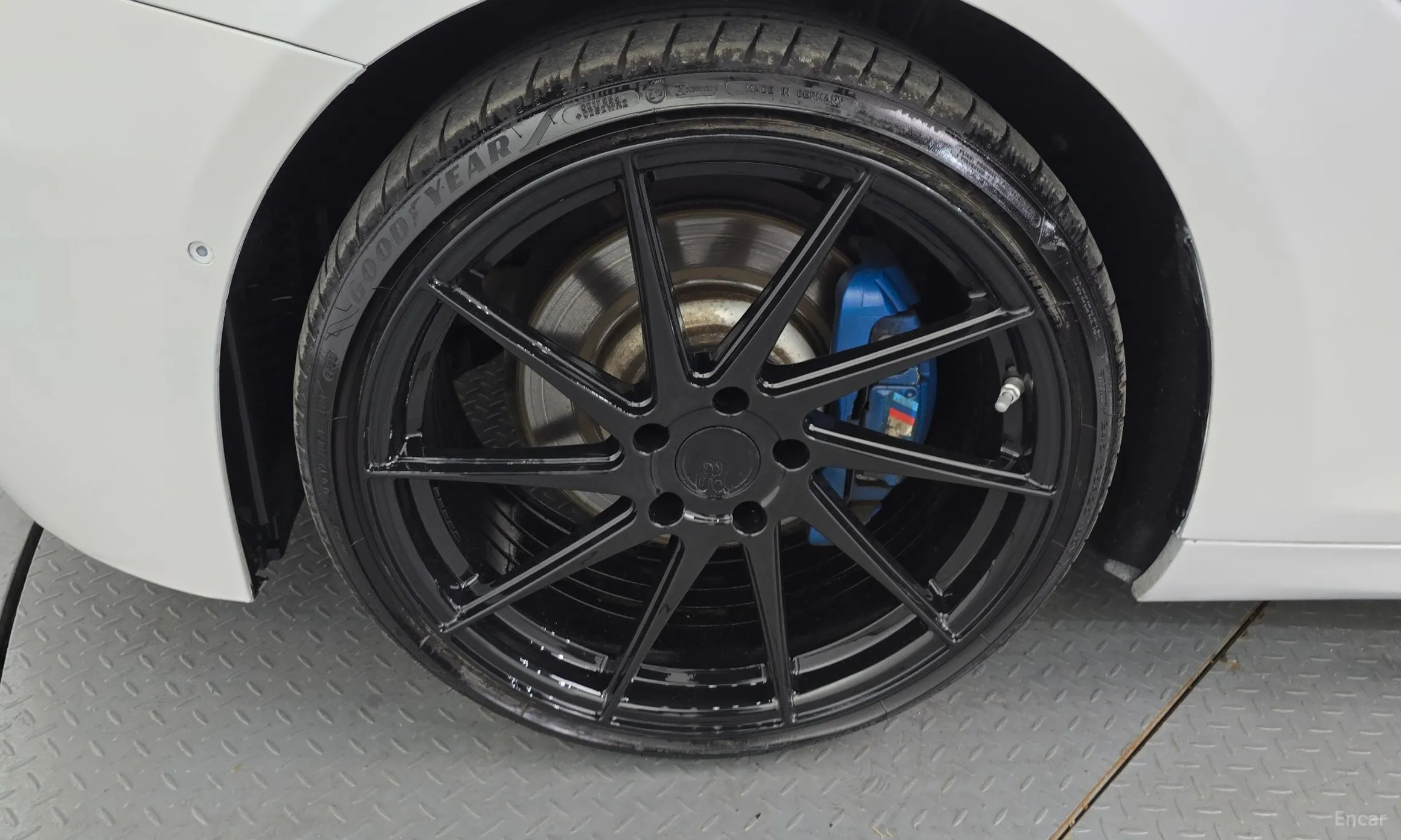 BMW 6 Series (F12) превью 5