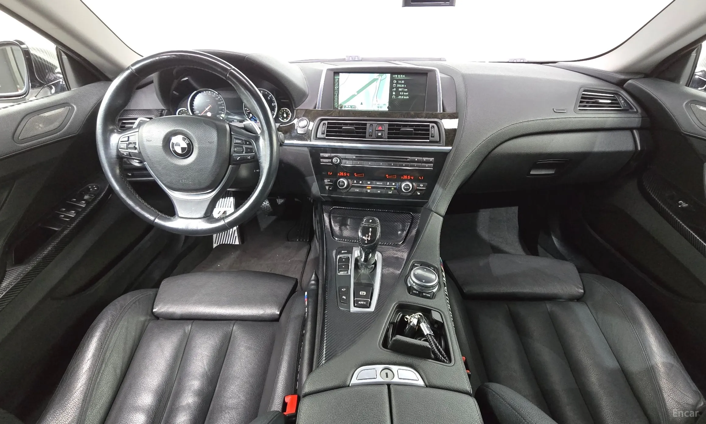 BMW 6 Series (F12) превью 7