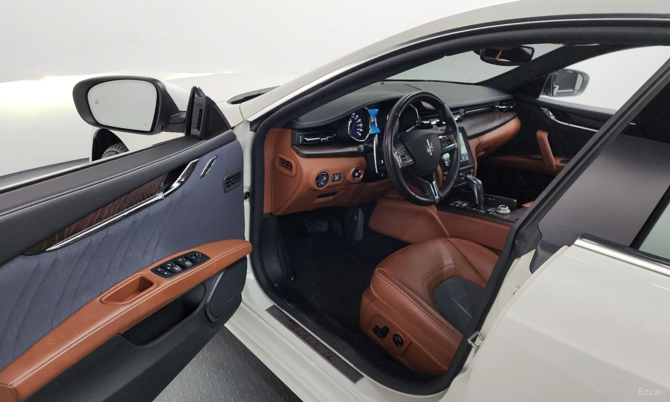 Maserati Quattroporte превью 10