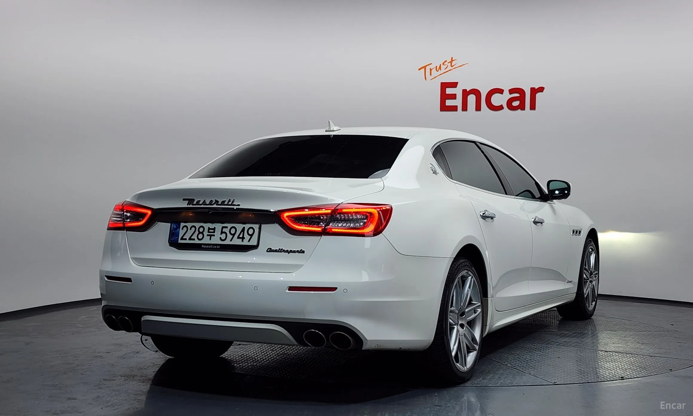 Maserati Quattroporte превью 2