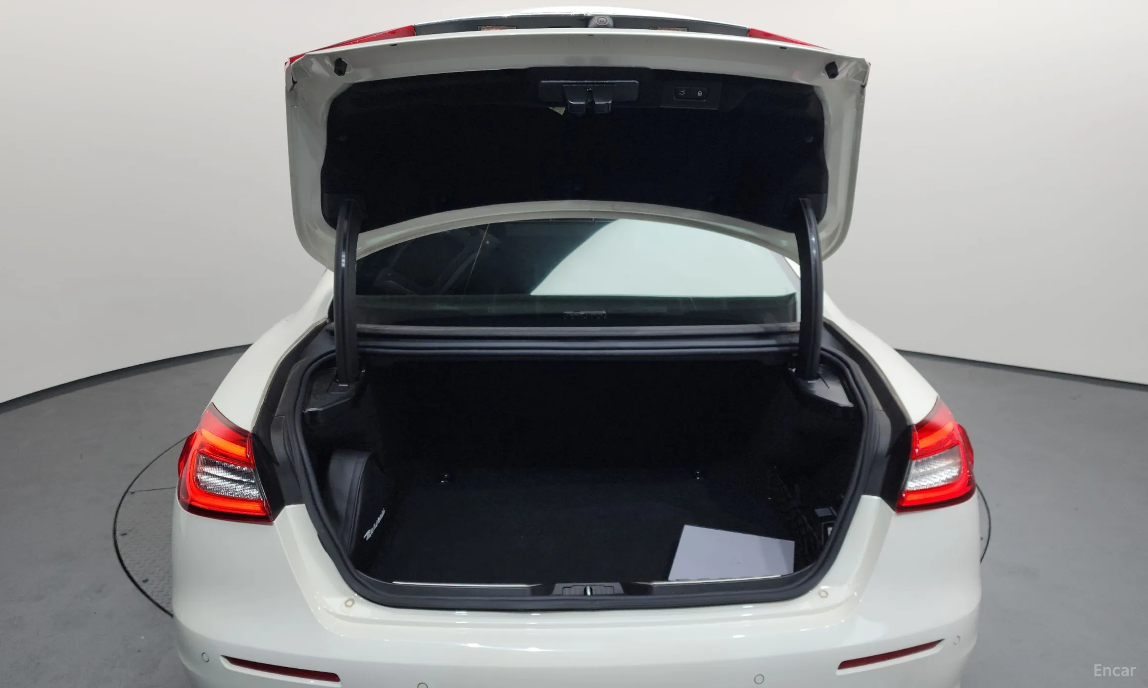 Maserati Quattroporte превью 20