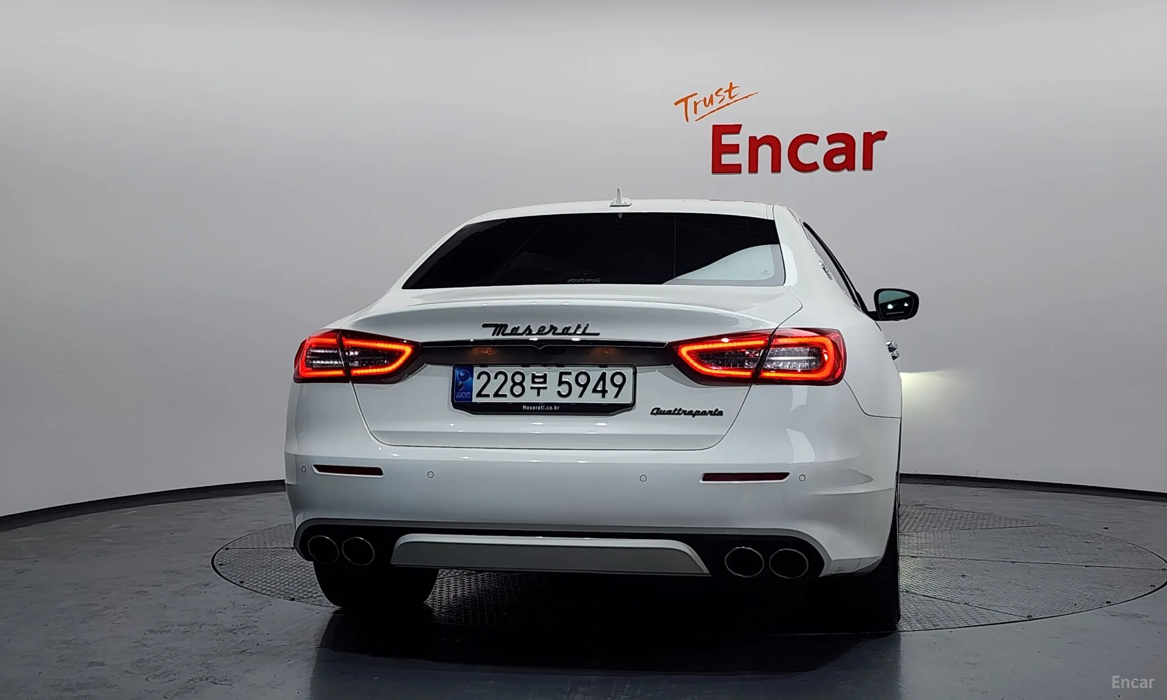Maserati Quattroporte превью 4