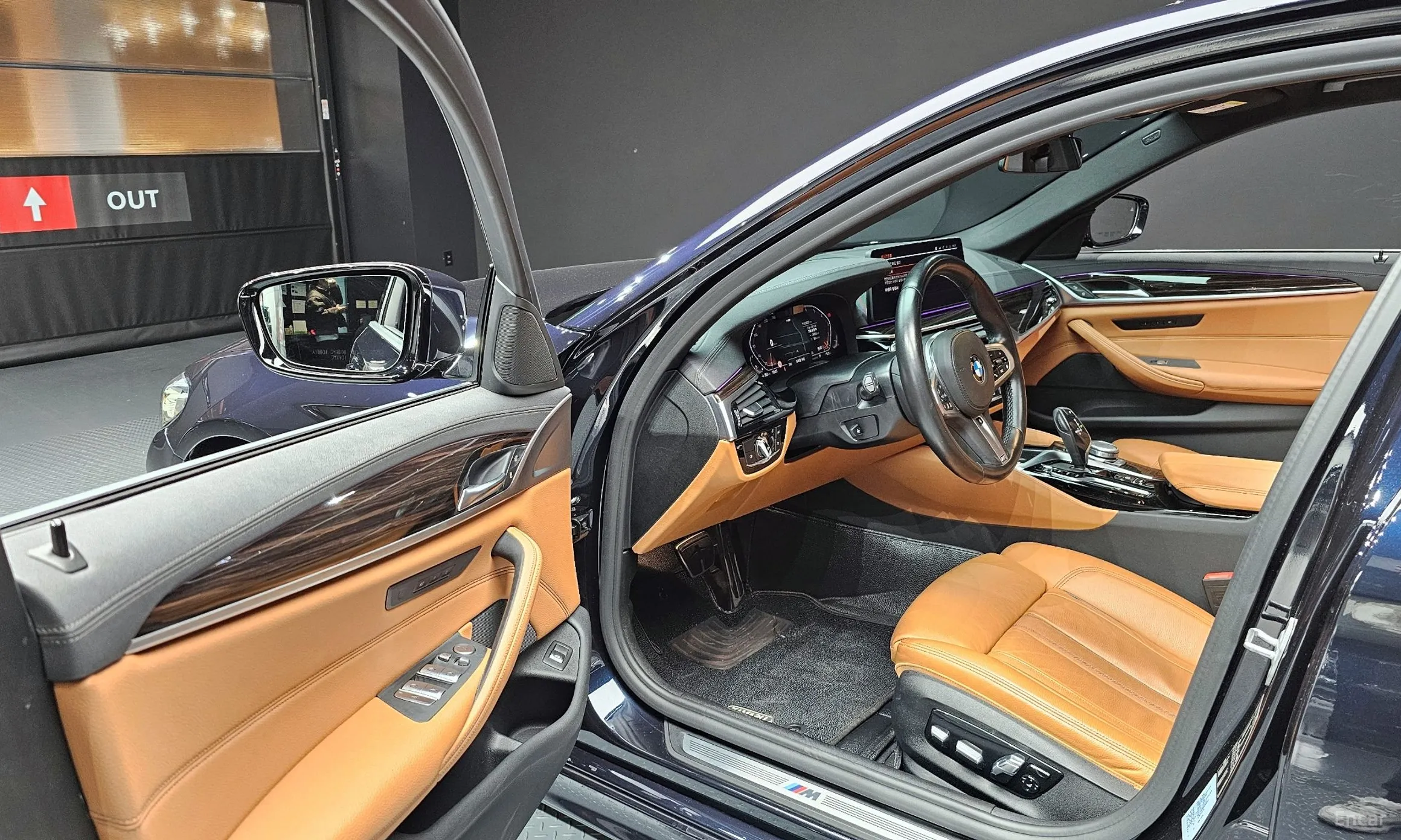 BMW 5 Series (G30) превью 11