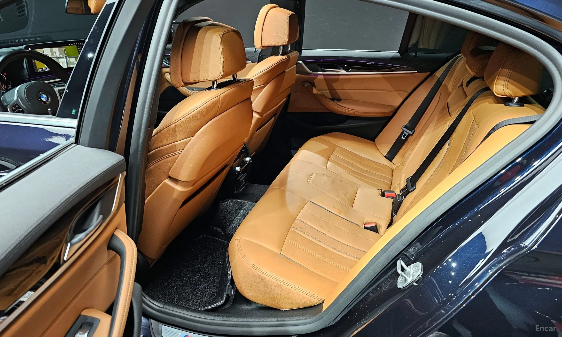 BMW 5 Series (G30) превью 12