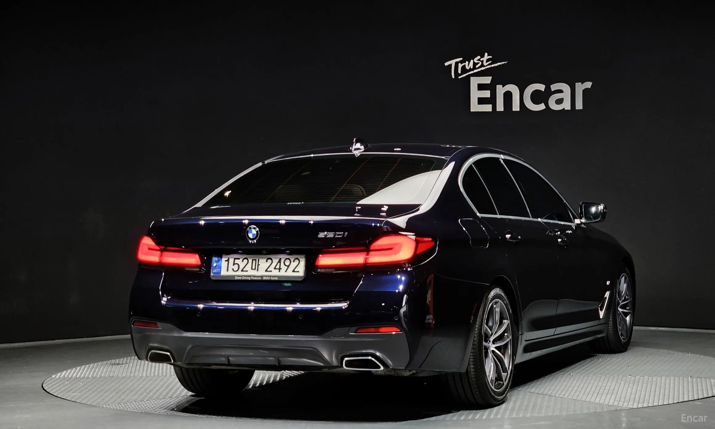 BMW 5 Series (G30) превью 2