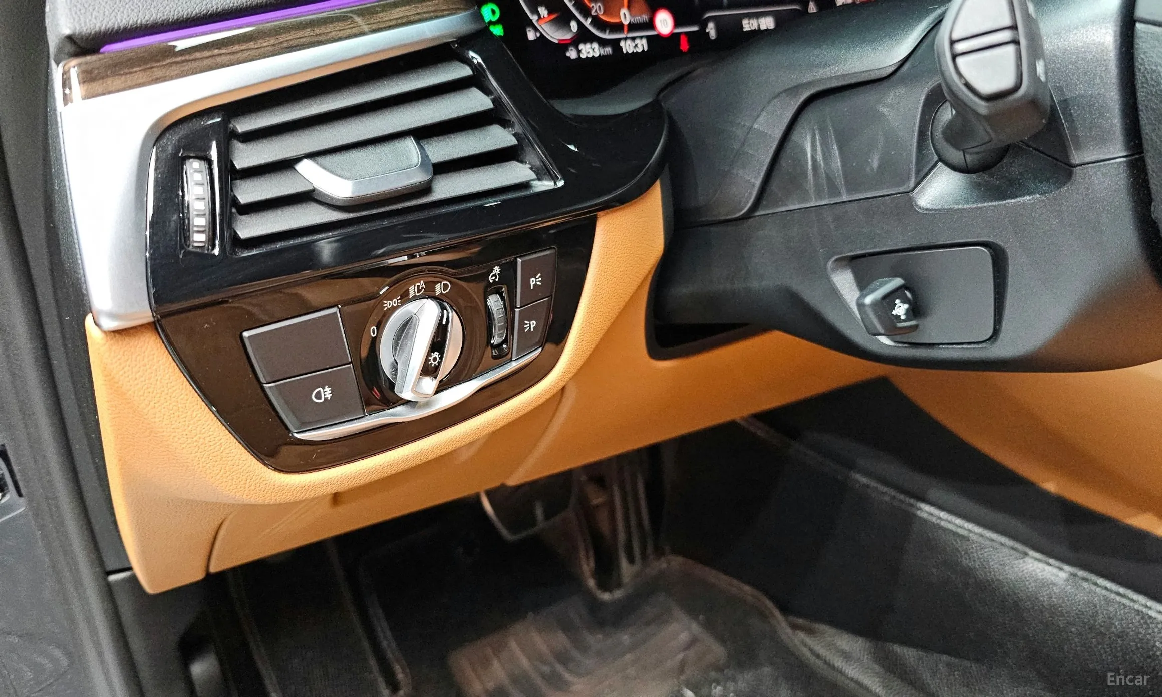 BMW 5 Series (G30) превью 16