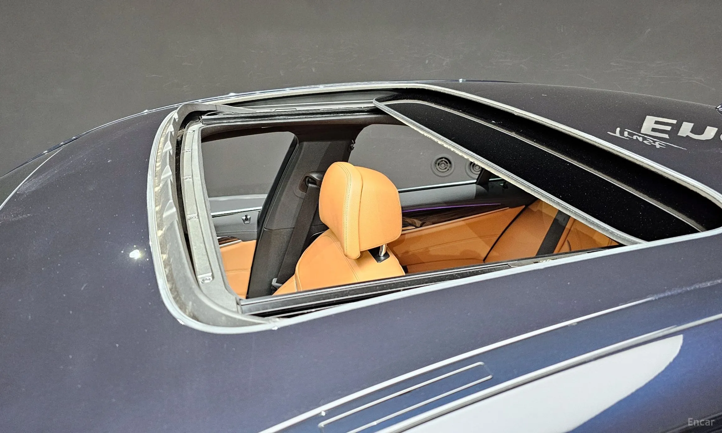 BMW 5 Series (G30) превью 19