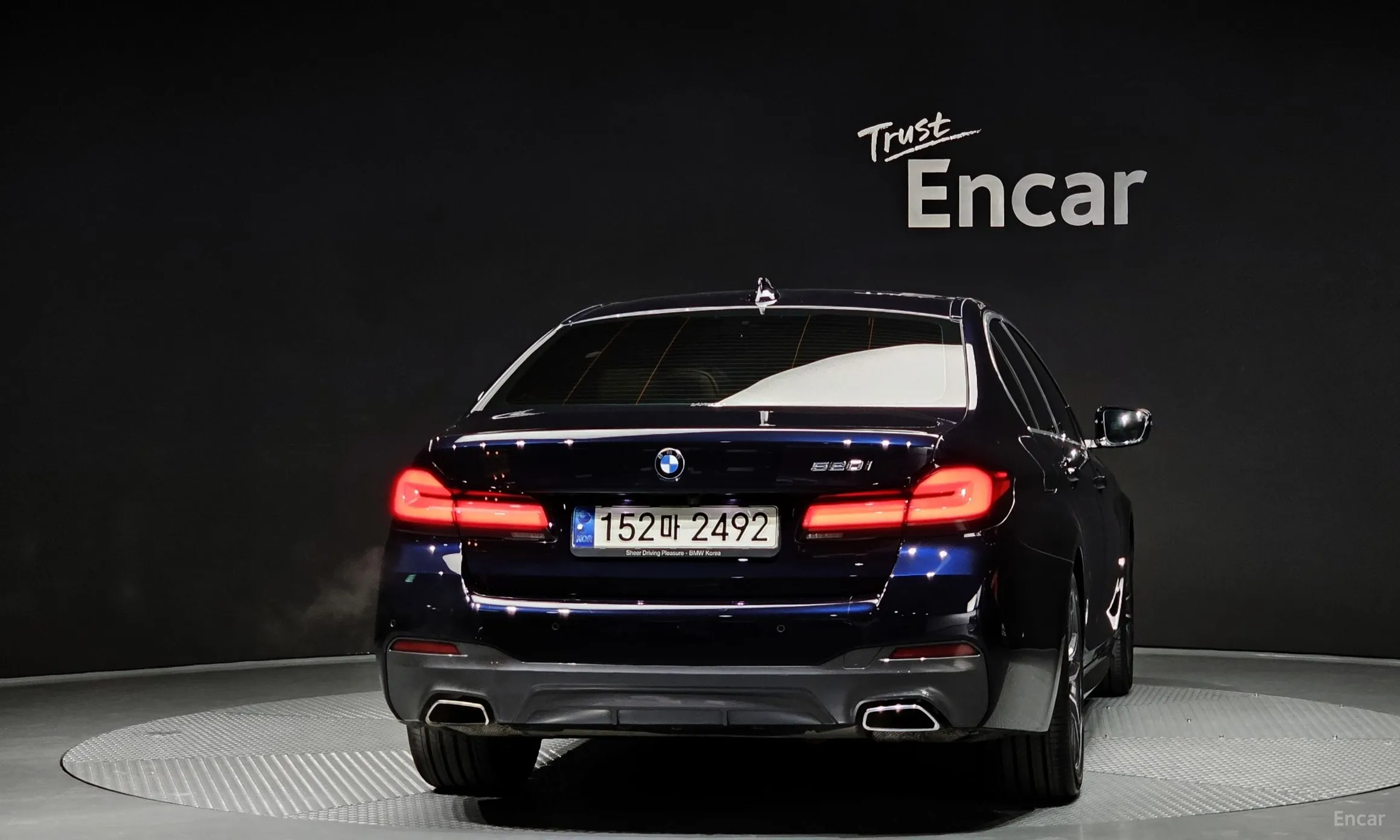BMW 5 Series (G30) превью 4