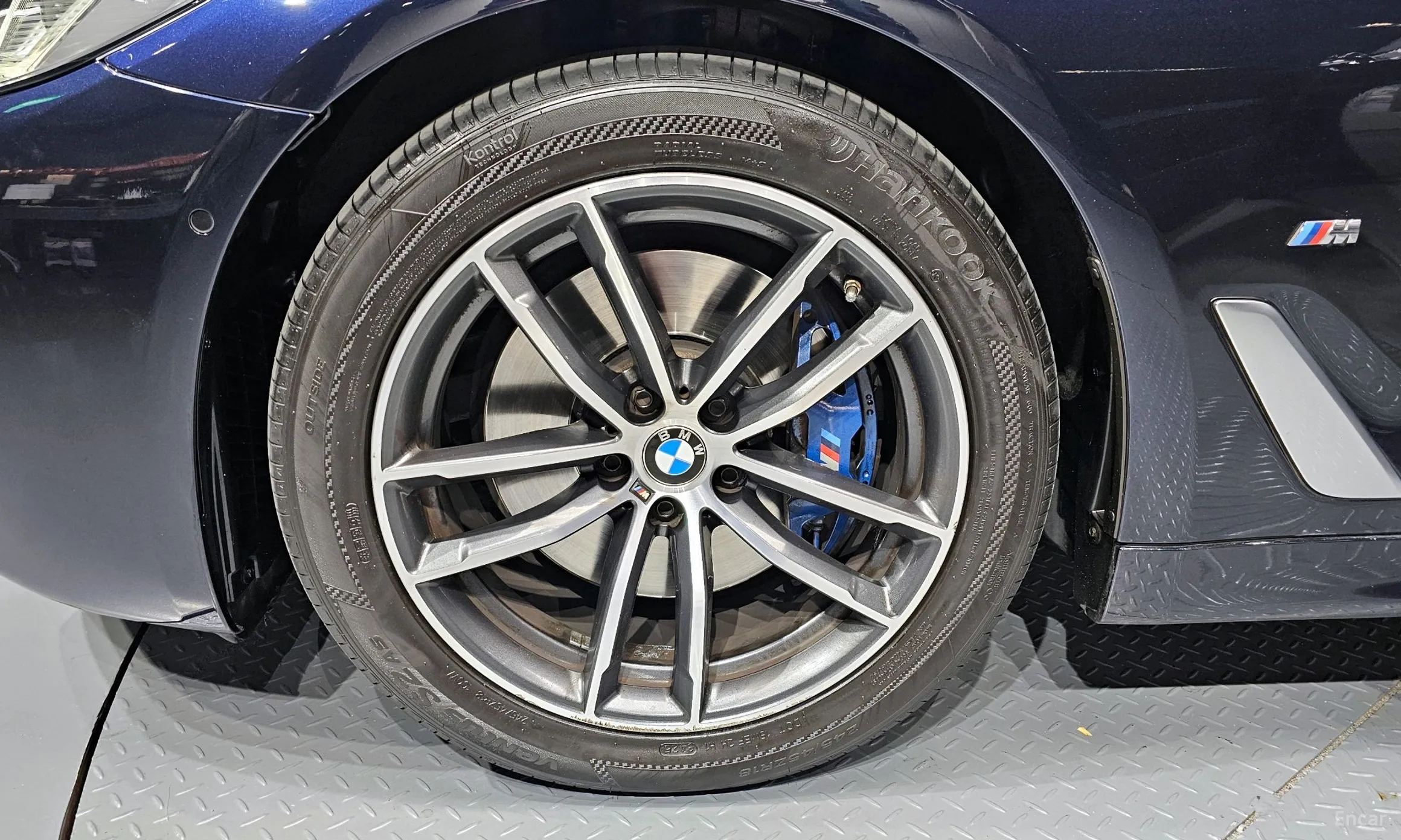 BMW 5 Series (G30) превью 5