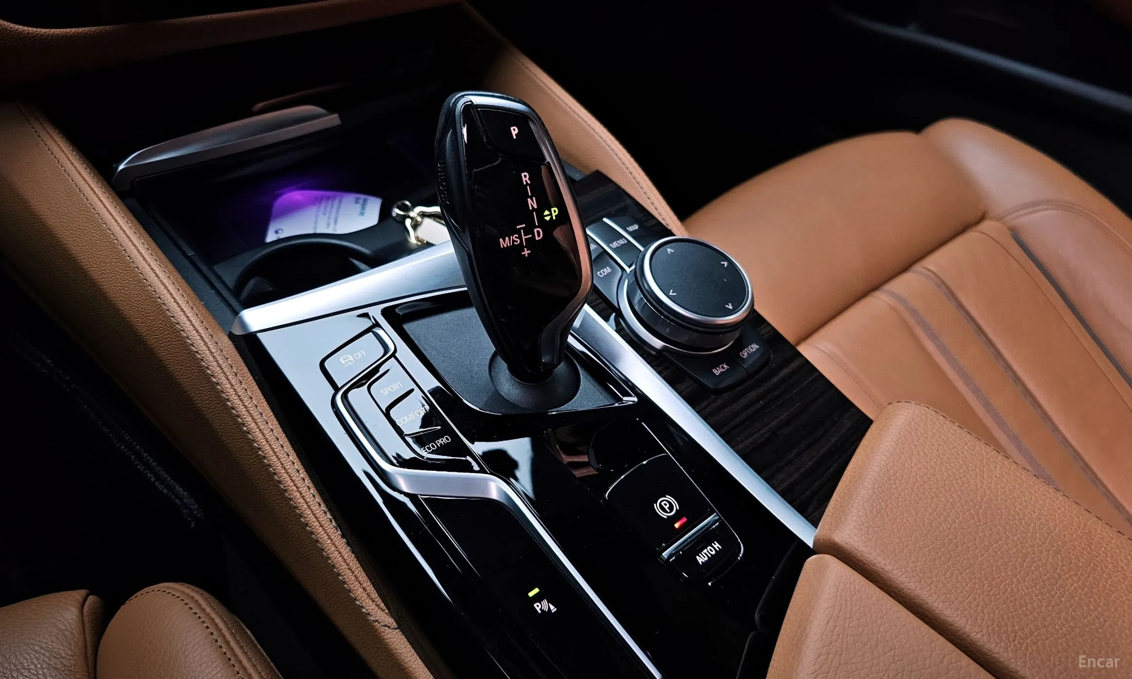 BMW 5 Series (G30) превью 9