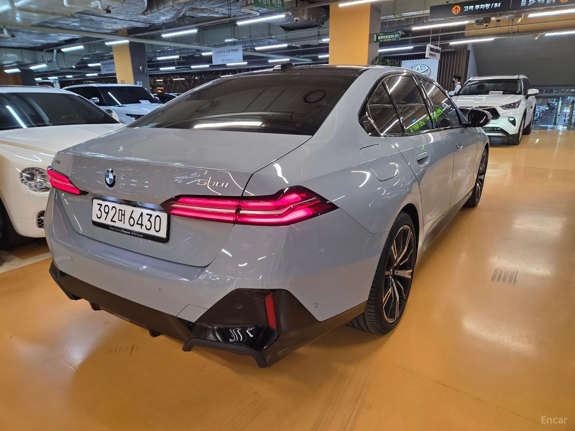 BMW 5 Series (G60) превью 4
