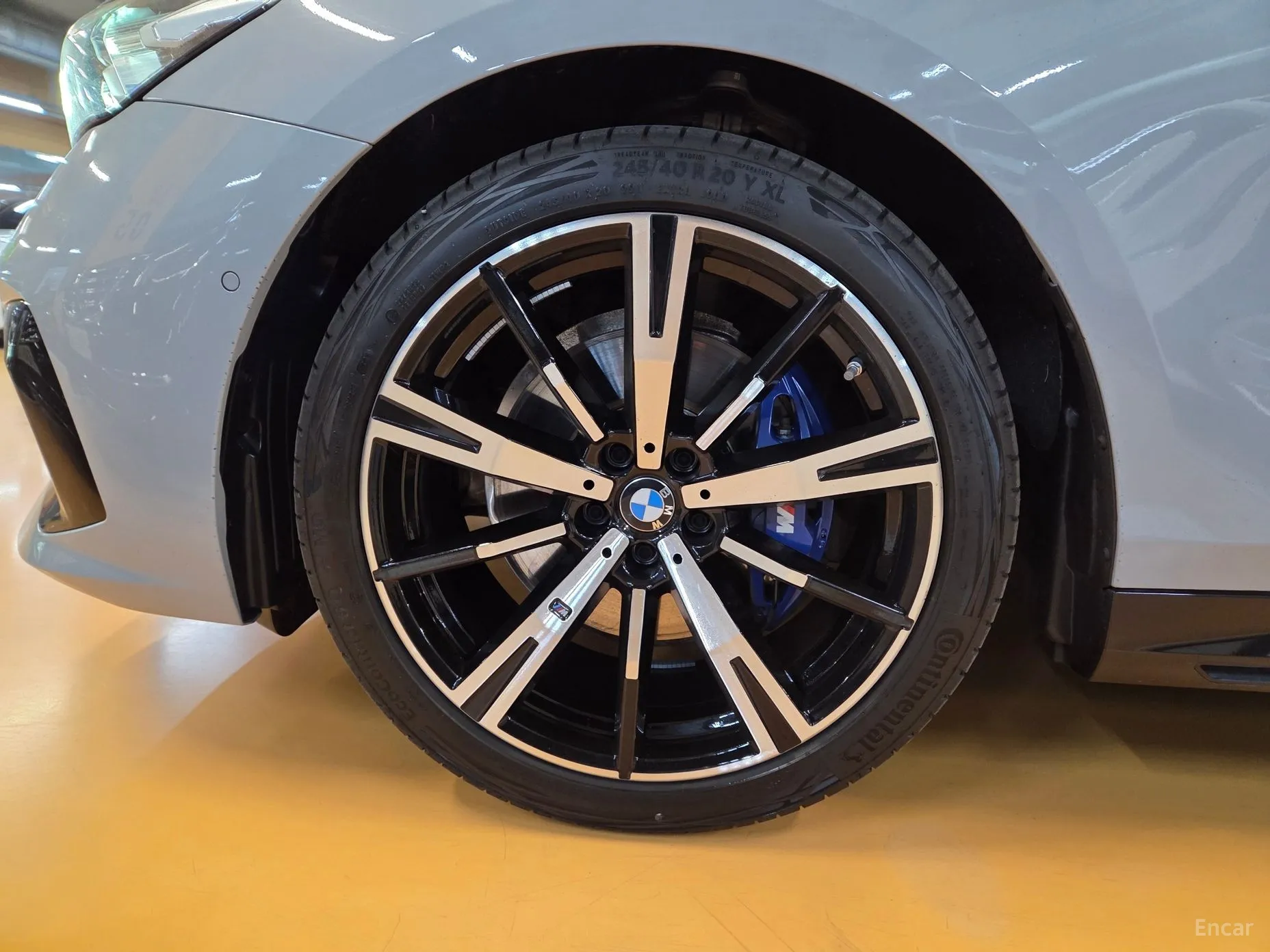 BMW 5 Series (G60) превью 5