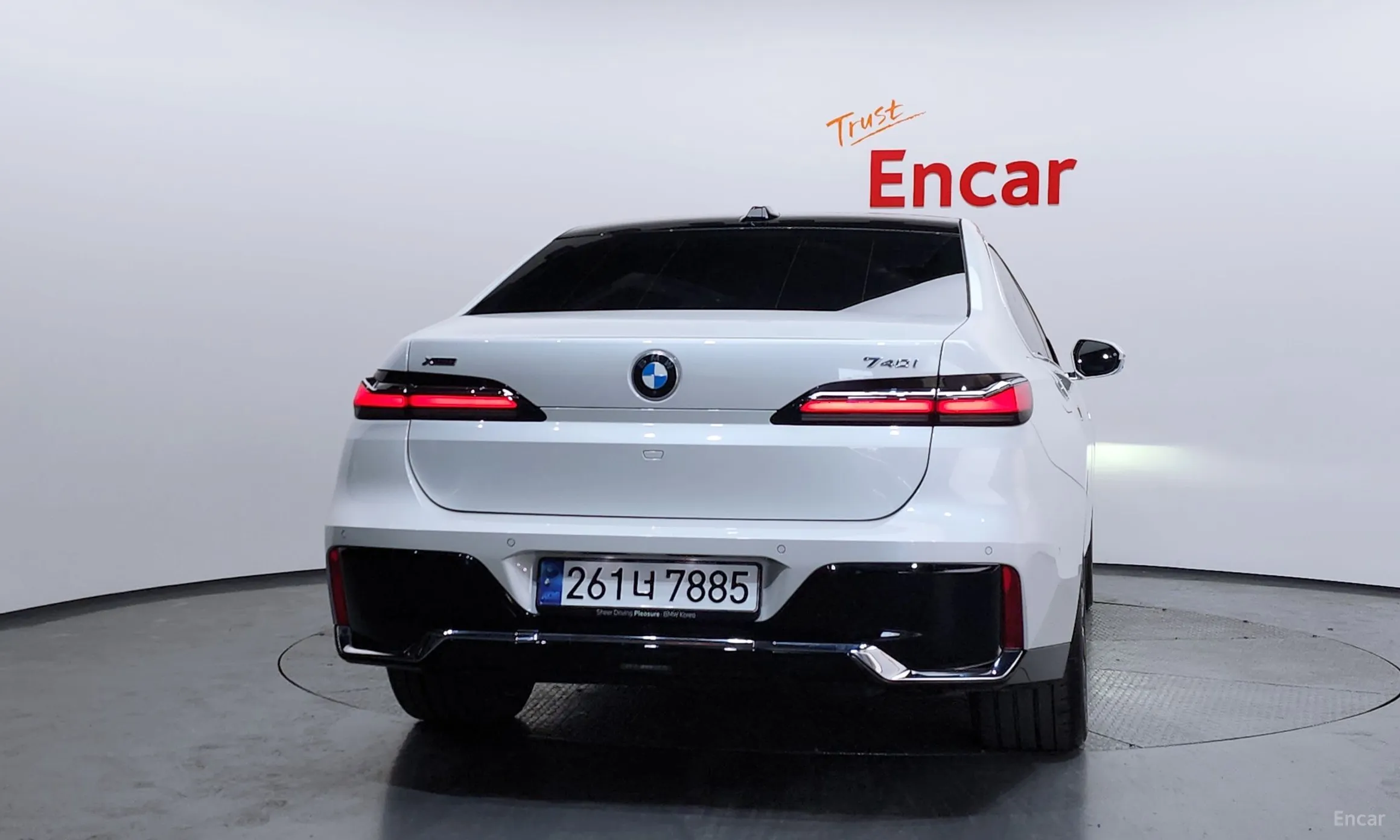 BMW 7 Series (G70) превью 4