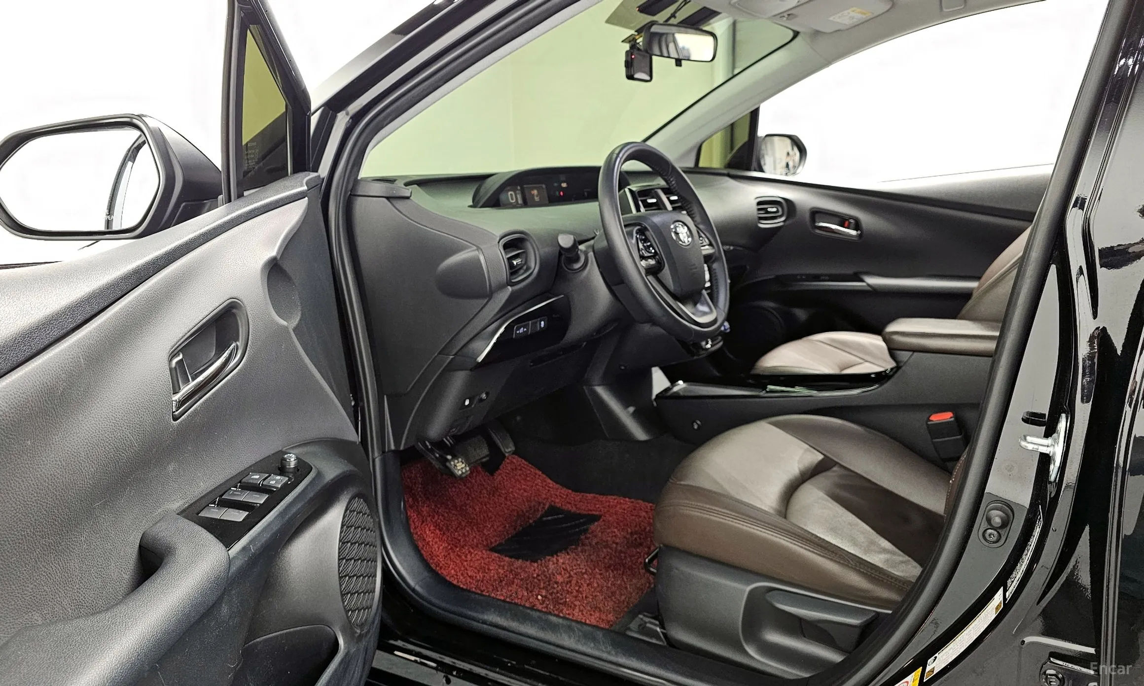Toyota Prius 4th Generation превью 12