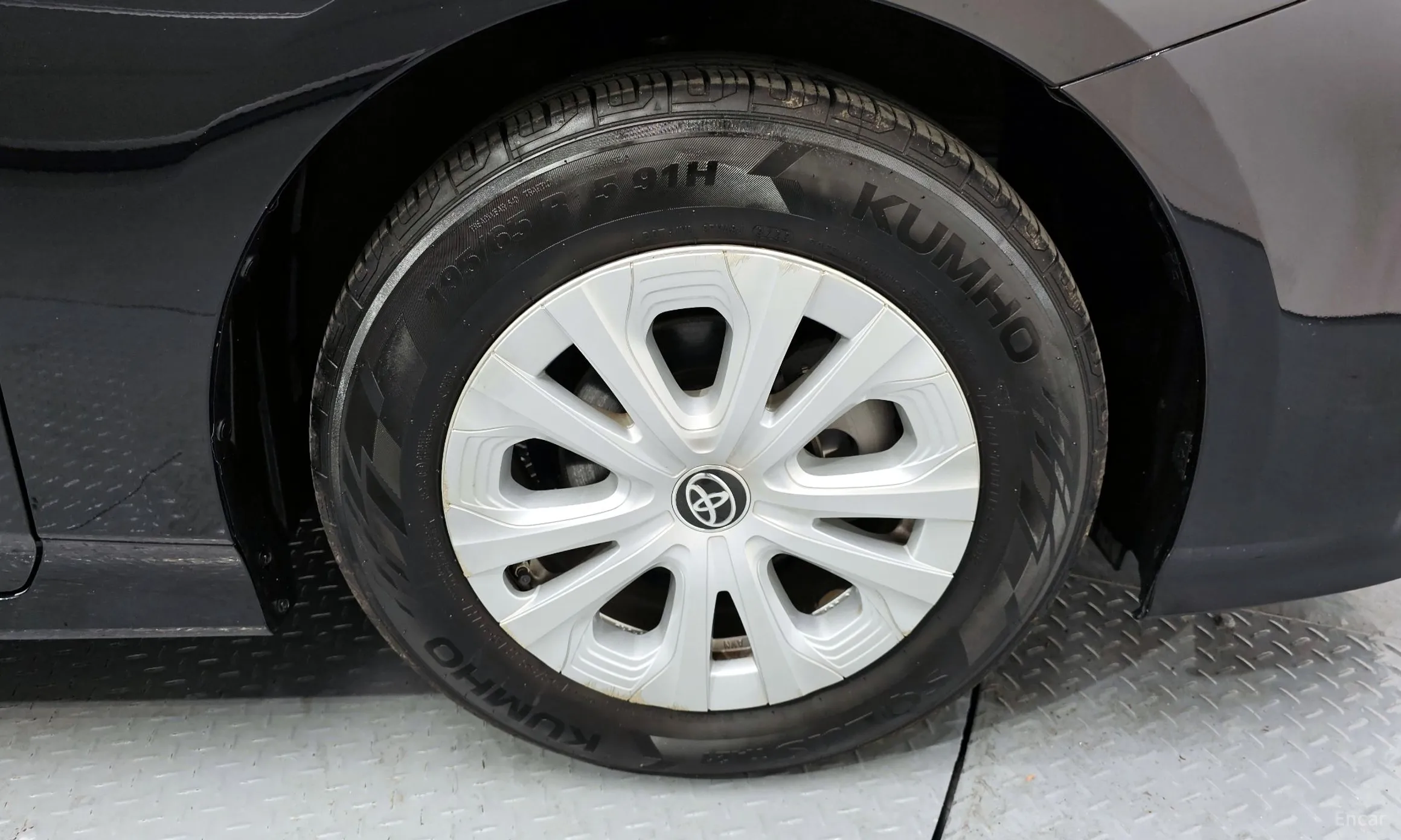 Toyota Prius 4th Generation превью 5