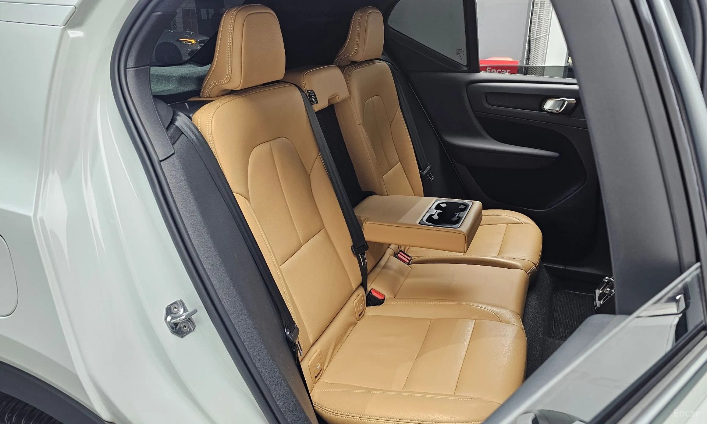 Volvo XC40 превью 12