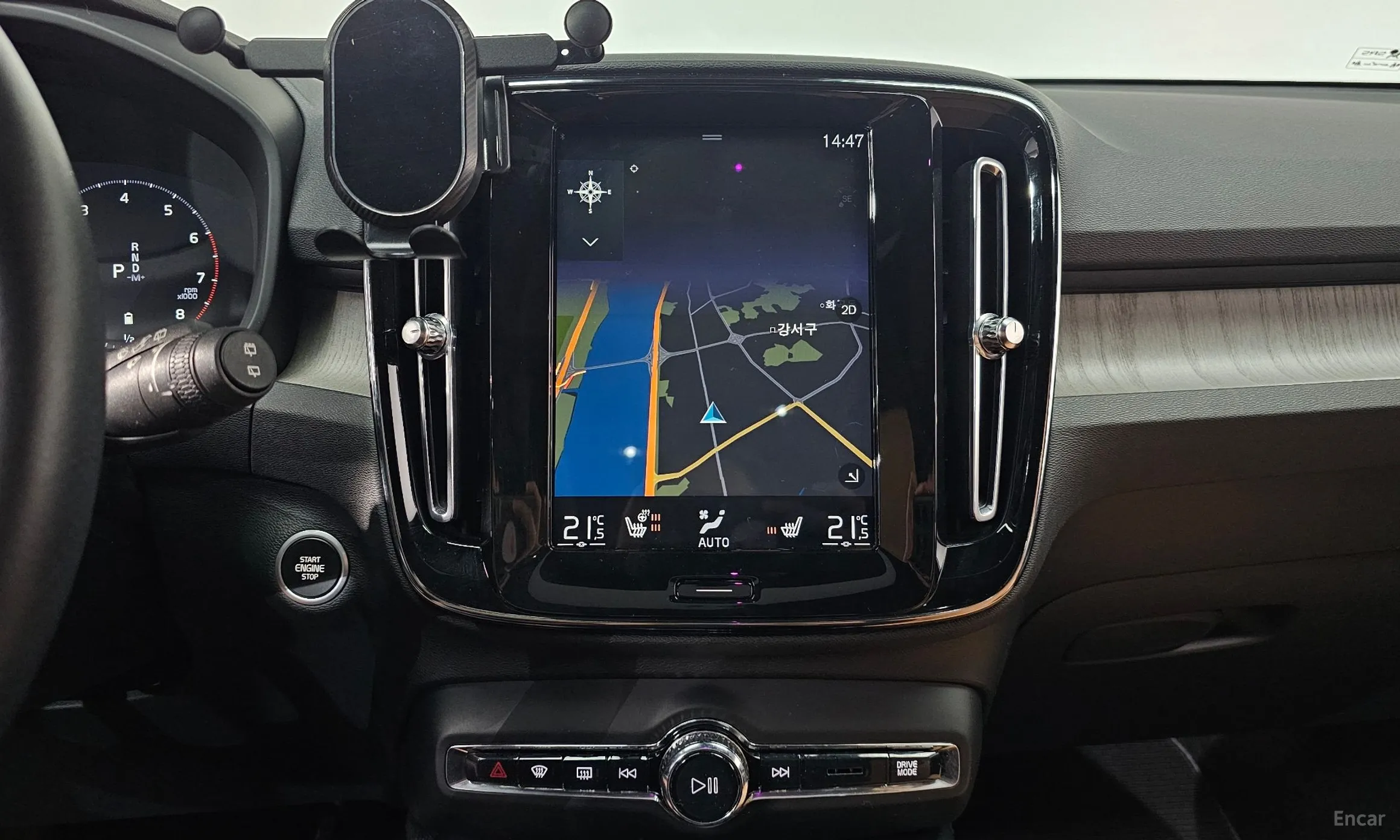 Volvo XC40 превью 14
