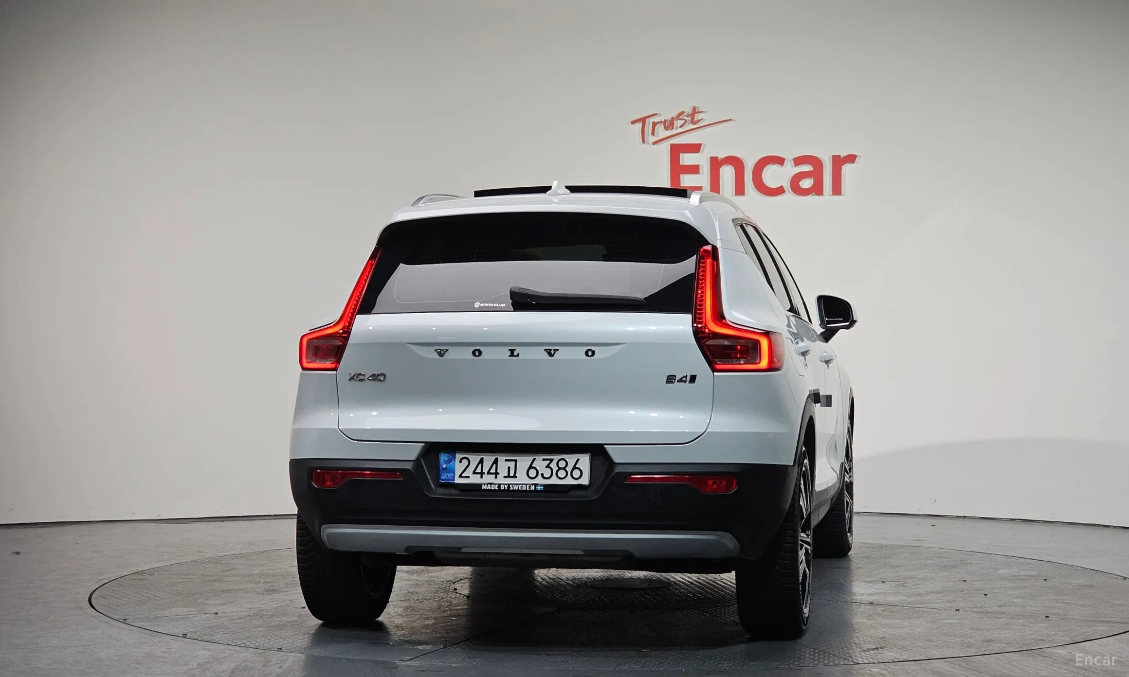 Volvo XC40 превью 4