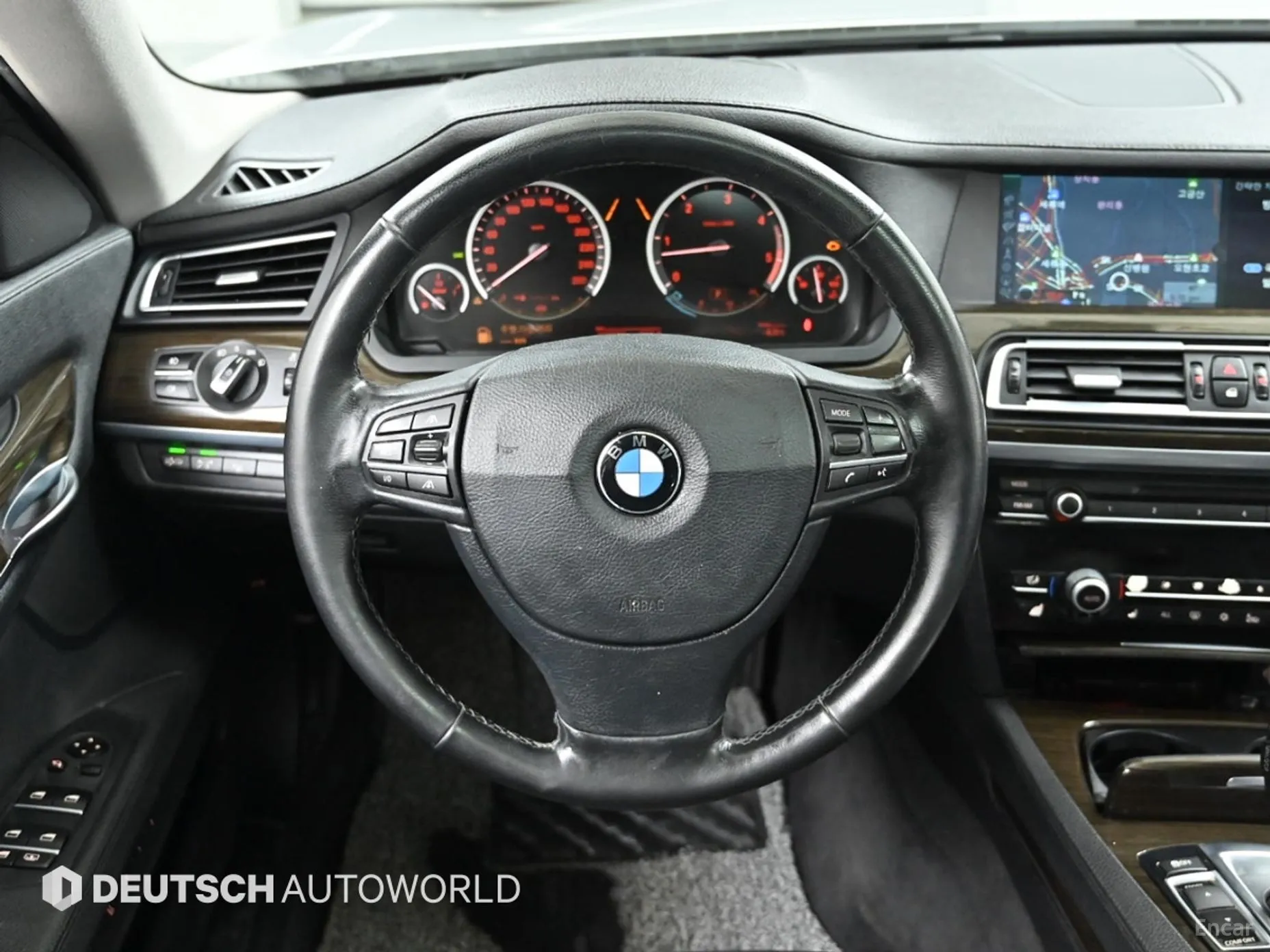BMW 7 Series (F01) превью 13