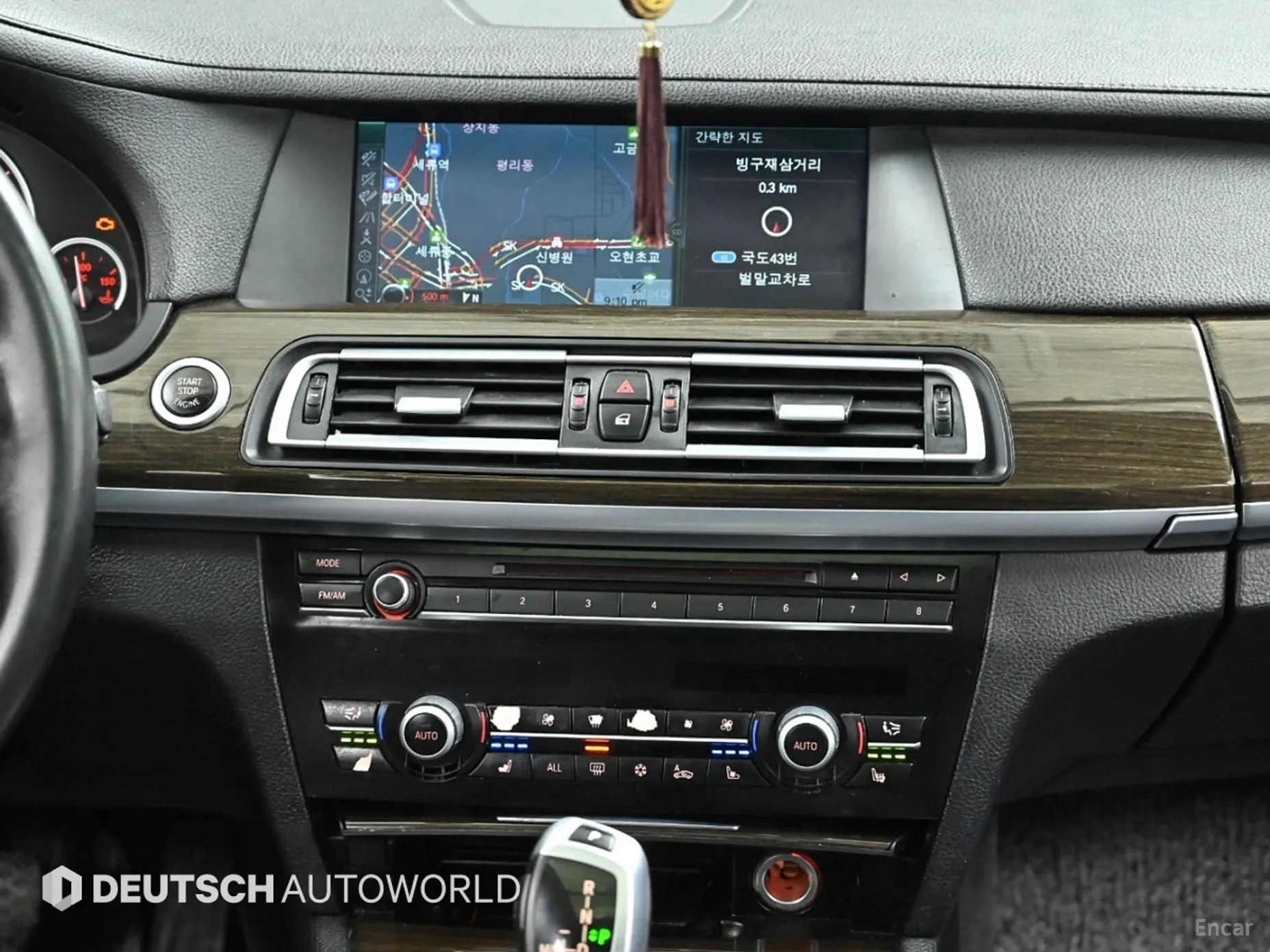 BMW 7 Series (F01) превью 14