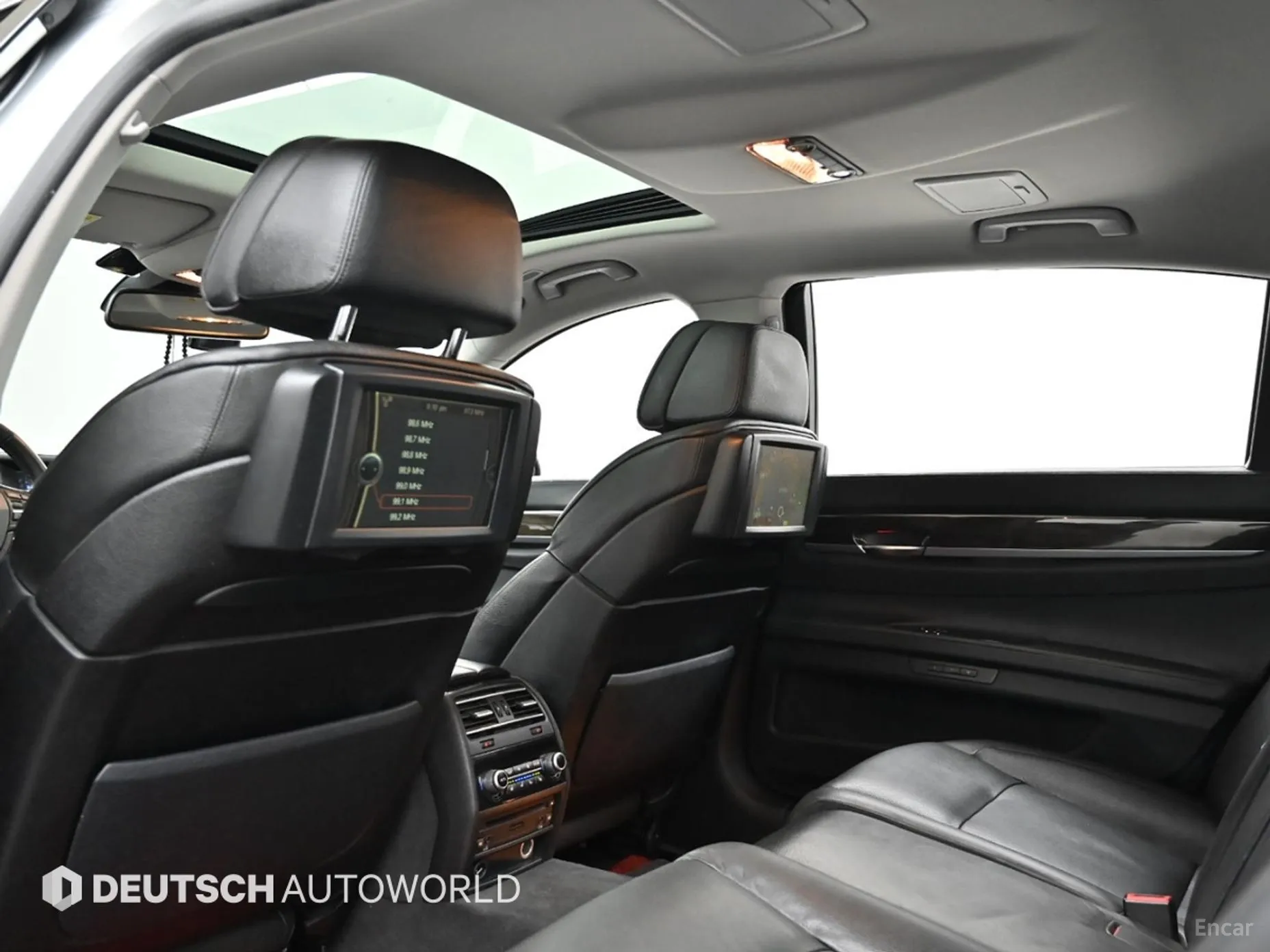BMW 7 Series (F01) превью 19