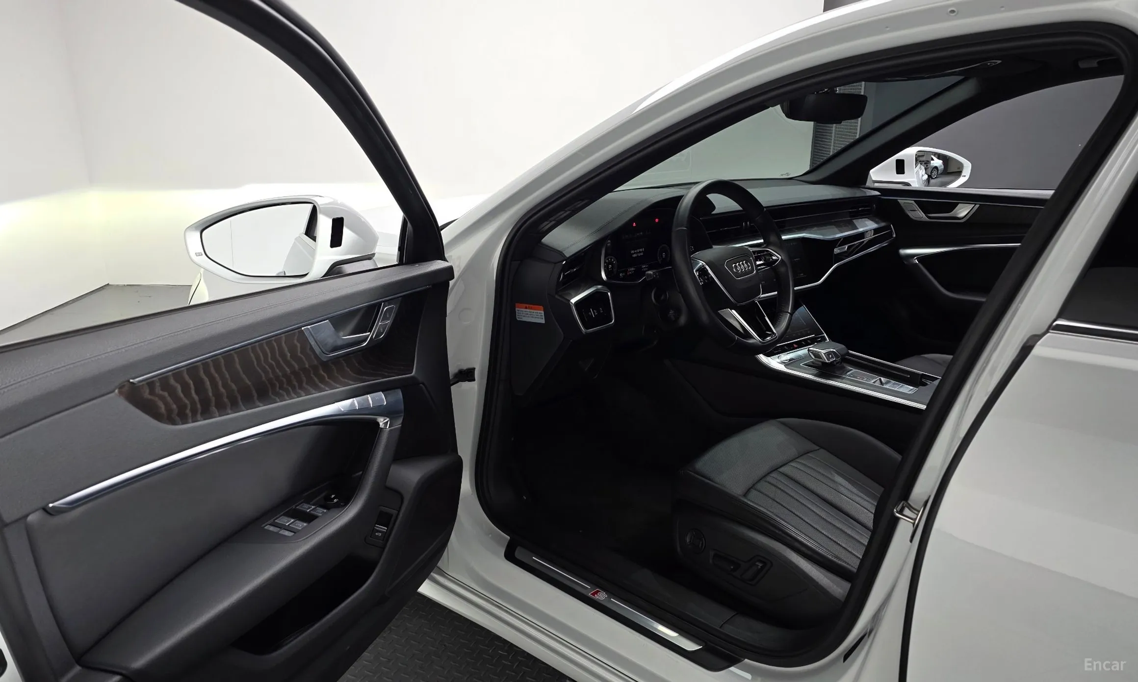 Audi A6 (C8) превью 12