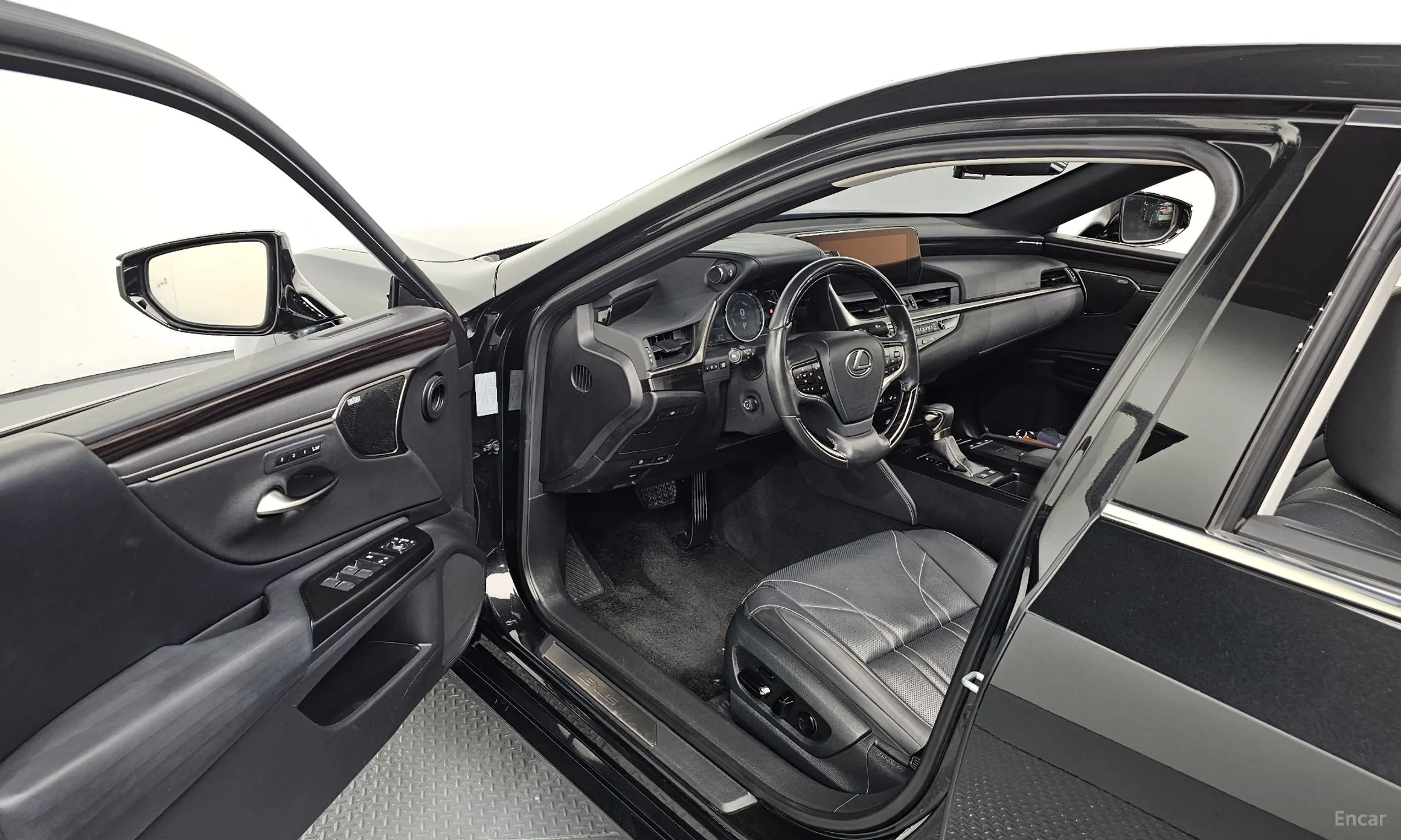 Lexus ES300h 7th Generation превью 10