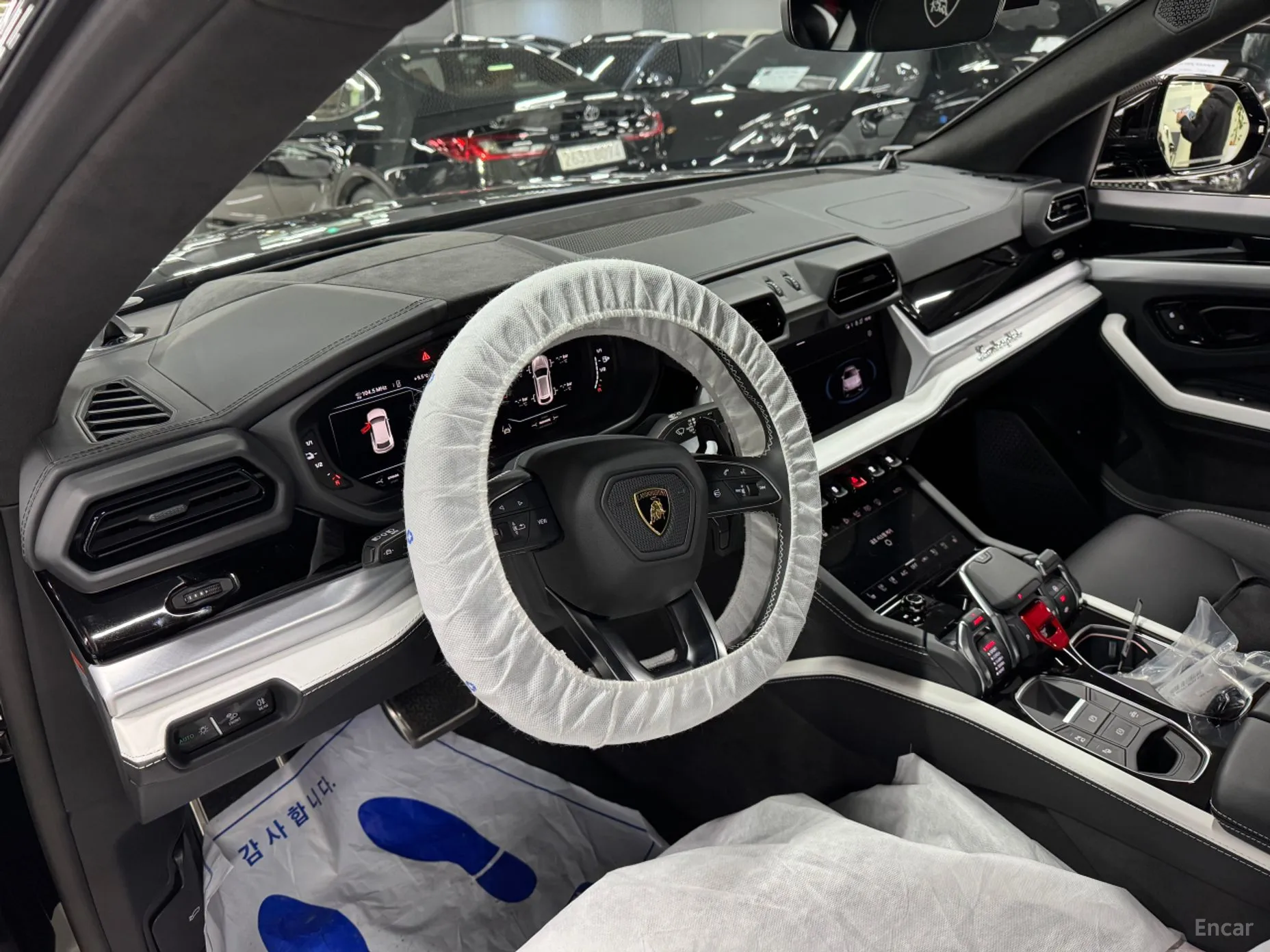 Lamborghini Urus превью 4