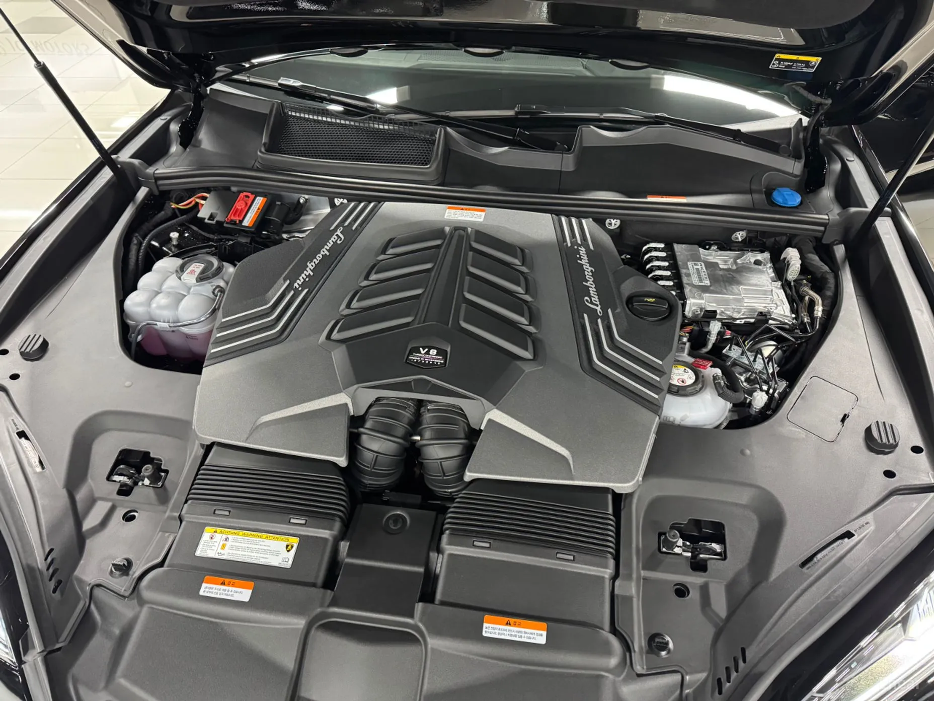 Lamborghini Urus превью 5