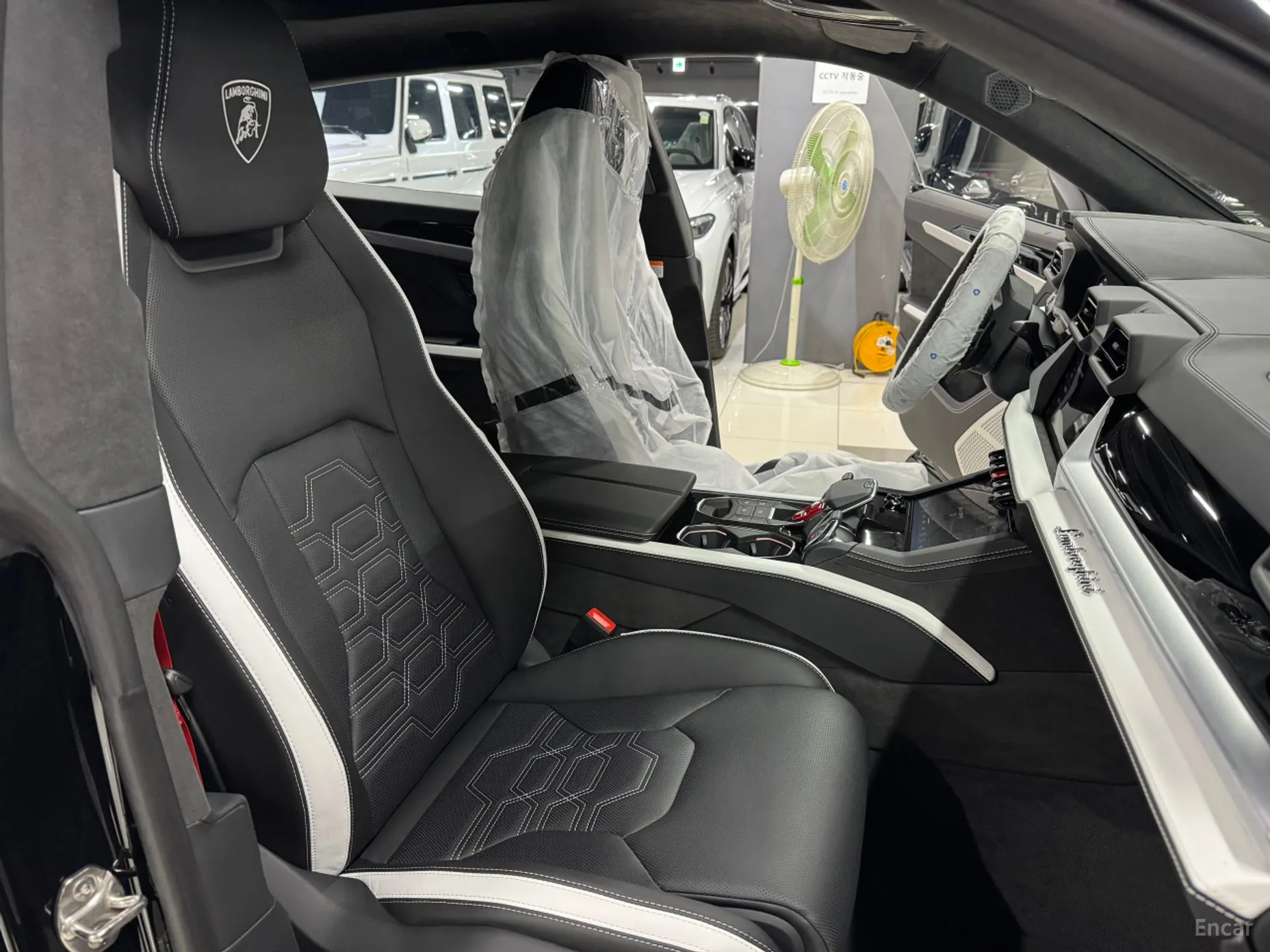 Lamborghini Urus превью 8