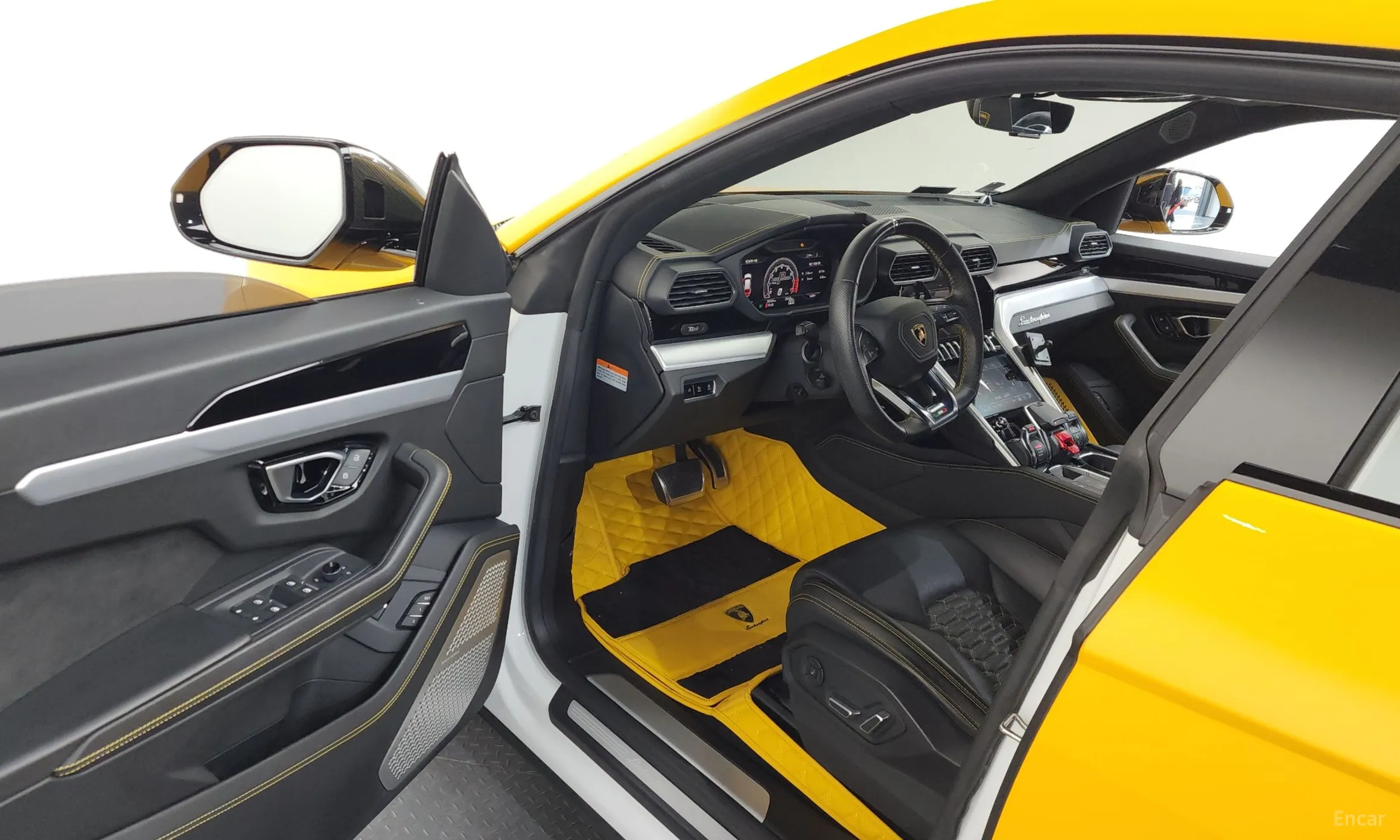 Lamborghini Urus превью 10