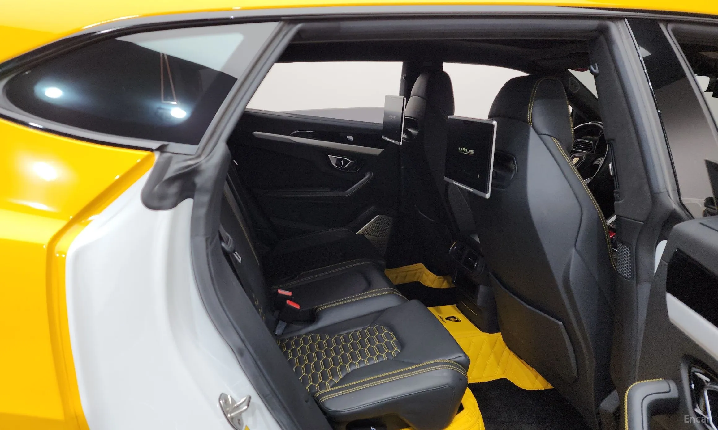 Lamborghini Urus превью 12