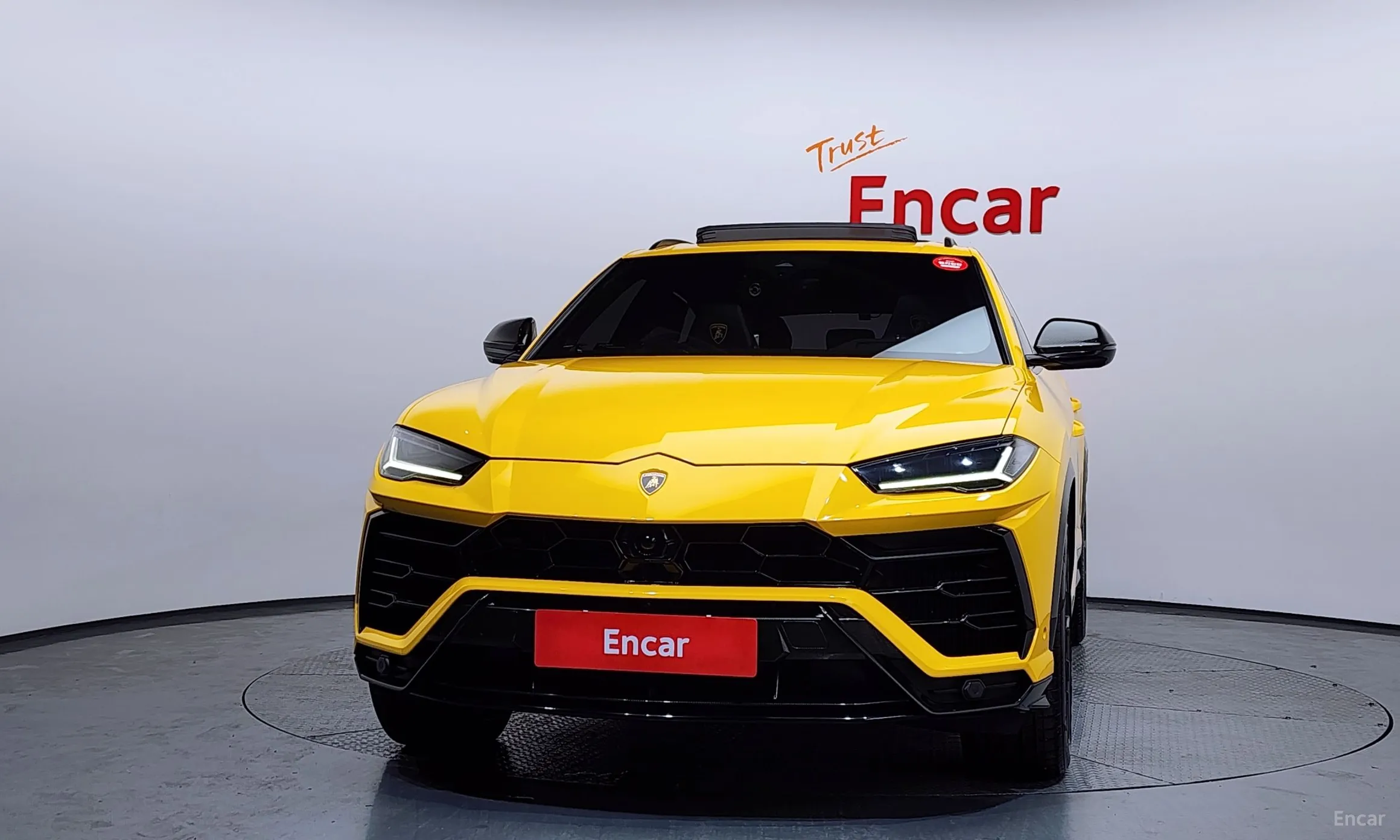 Lamborghini Urus превью 3