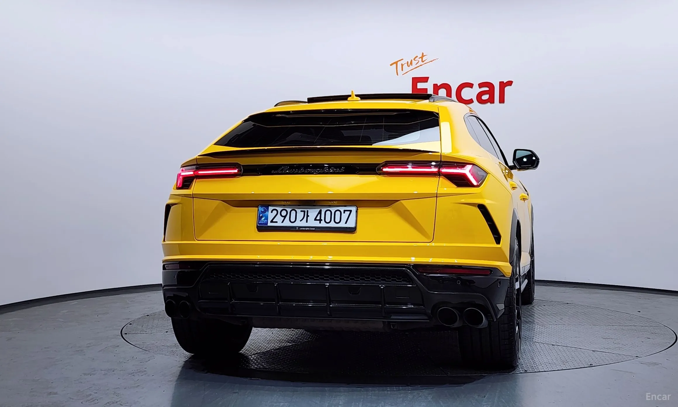 Lamborghini Urus превью 4