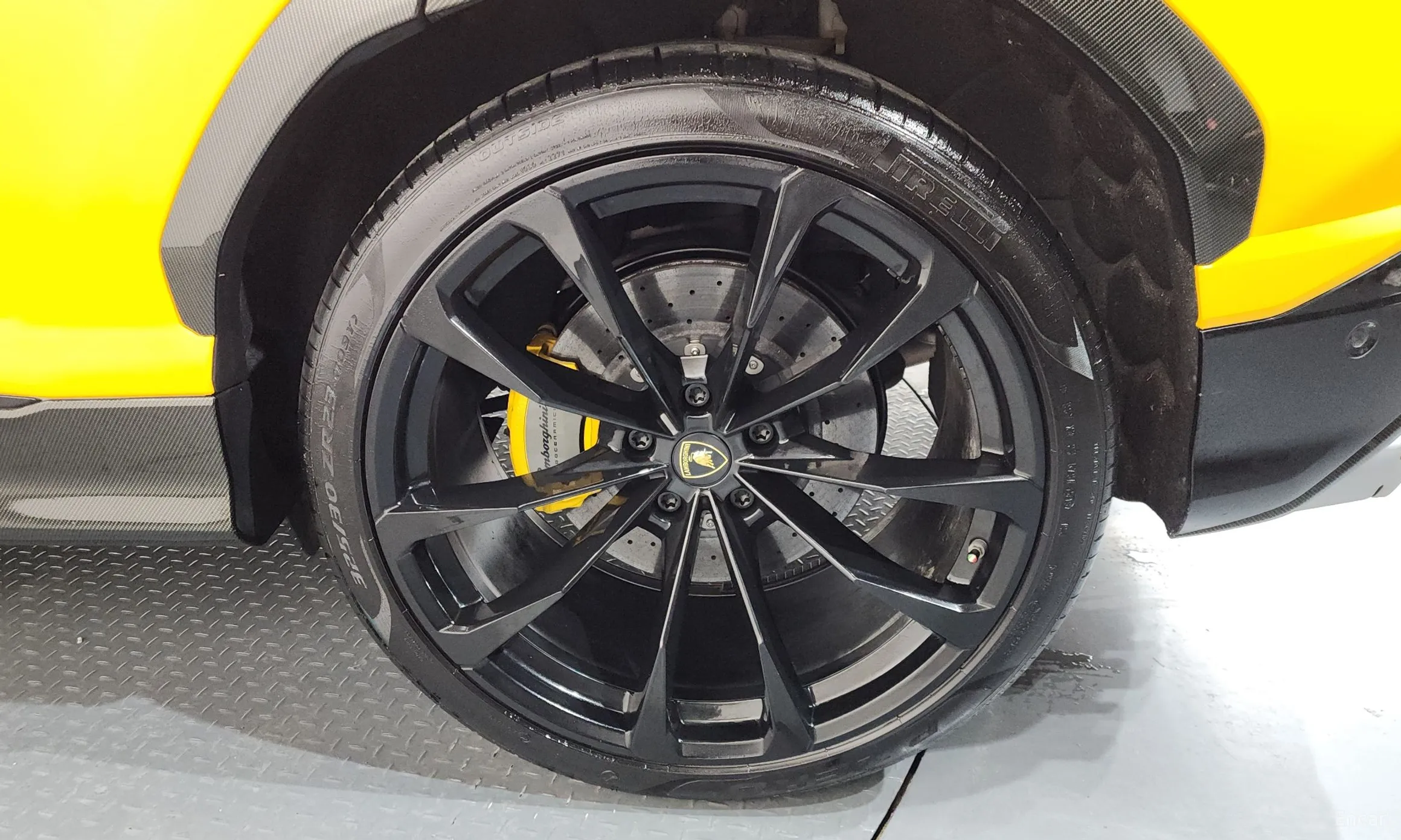 Lamborghini Urus превью 5