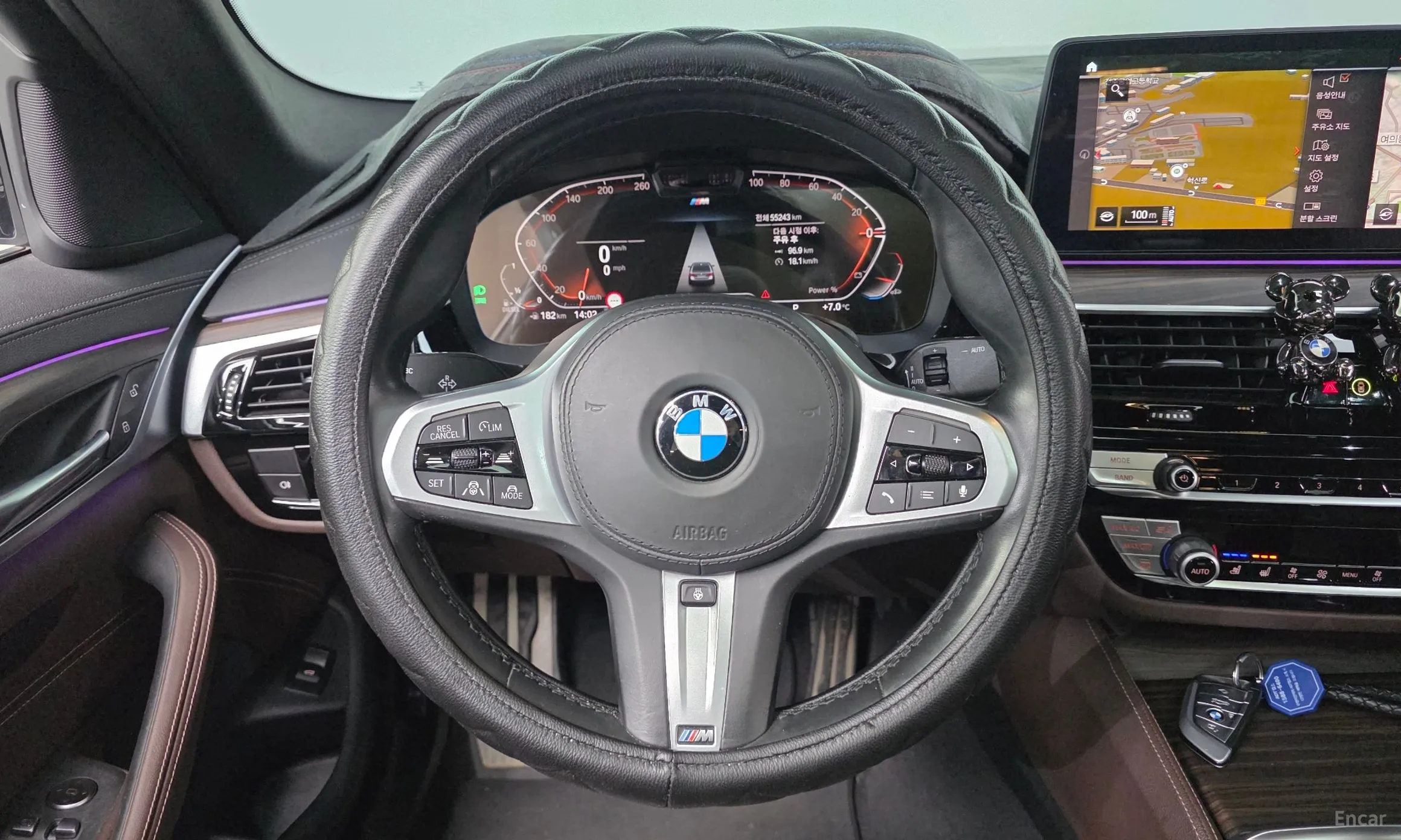 BMW 5 Series (G30) превью 14