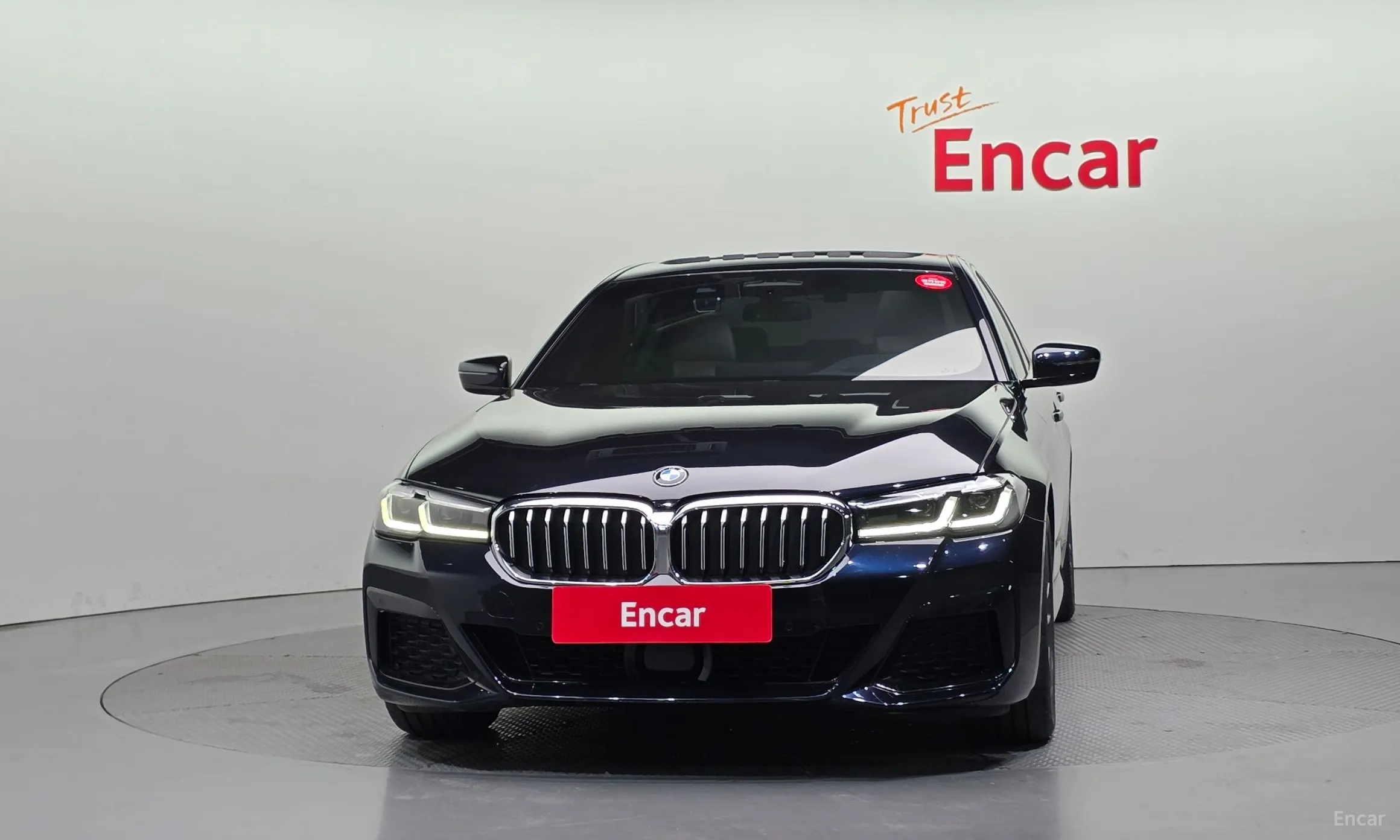 BMW 5 Series (G30) превью 3