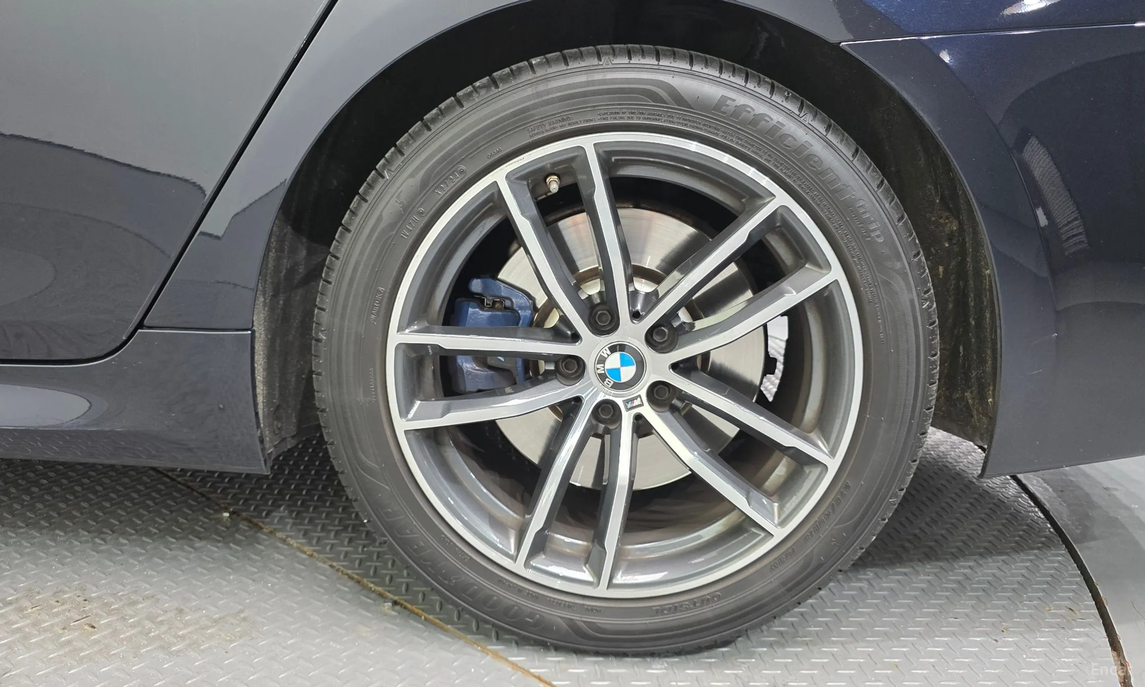 BMW 5 Series (G30) превью 5
