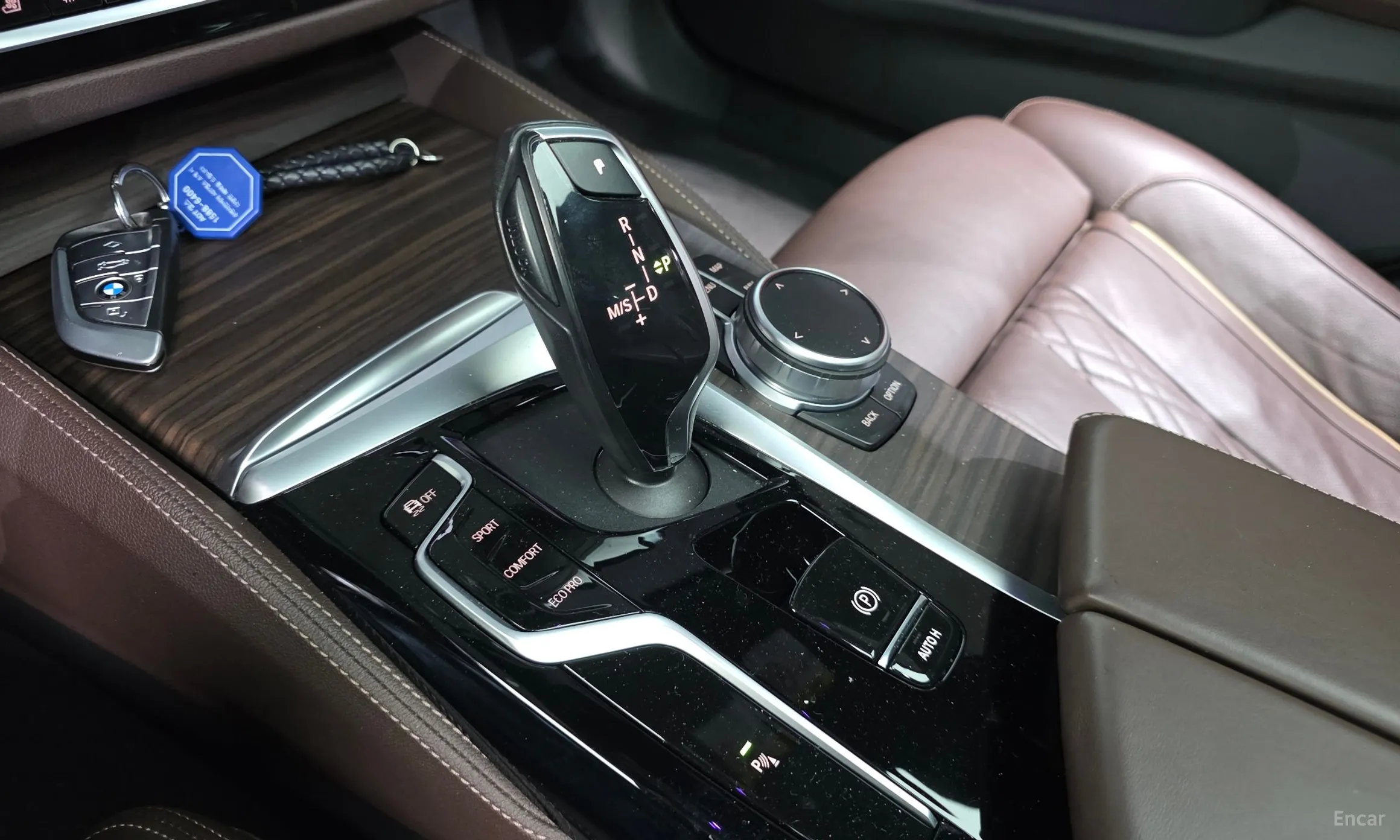 BMW 5 Series (G30) превью 9