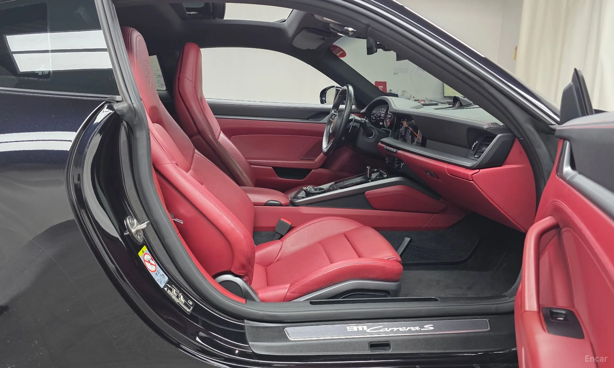 Porsche 911 (992) превью 11